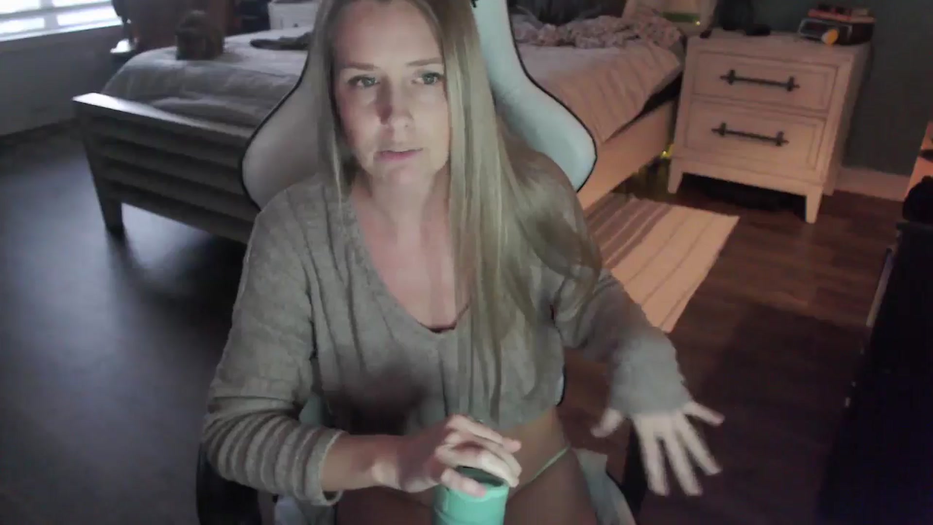 Gallery image thumbnail from ZenZoey's myfreecams stream on, 12/16/2025, 22:45 image 13 of 20