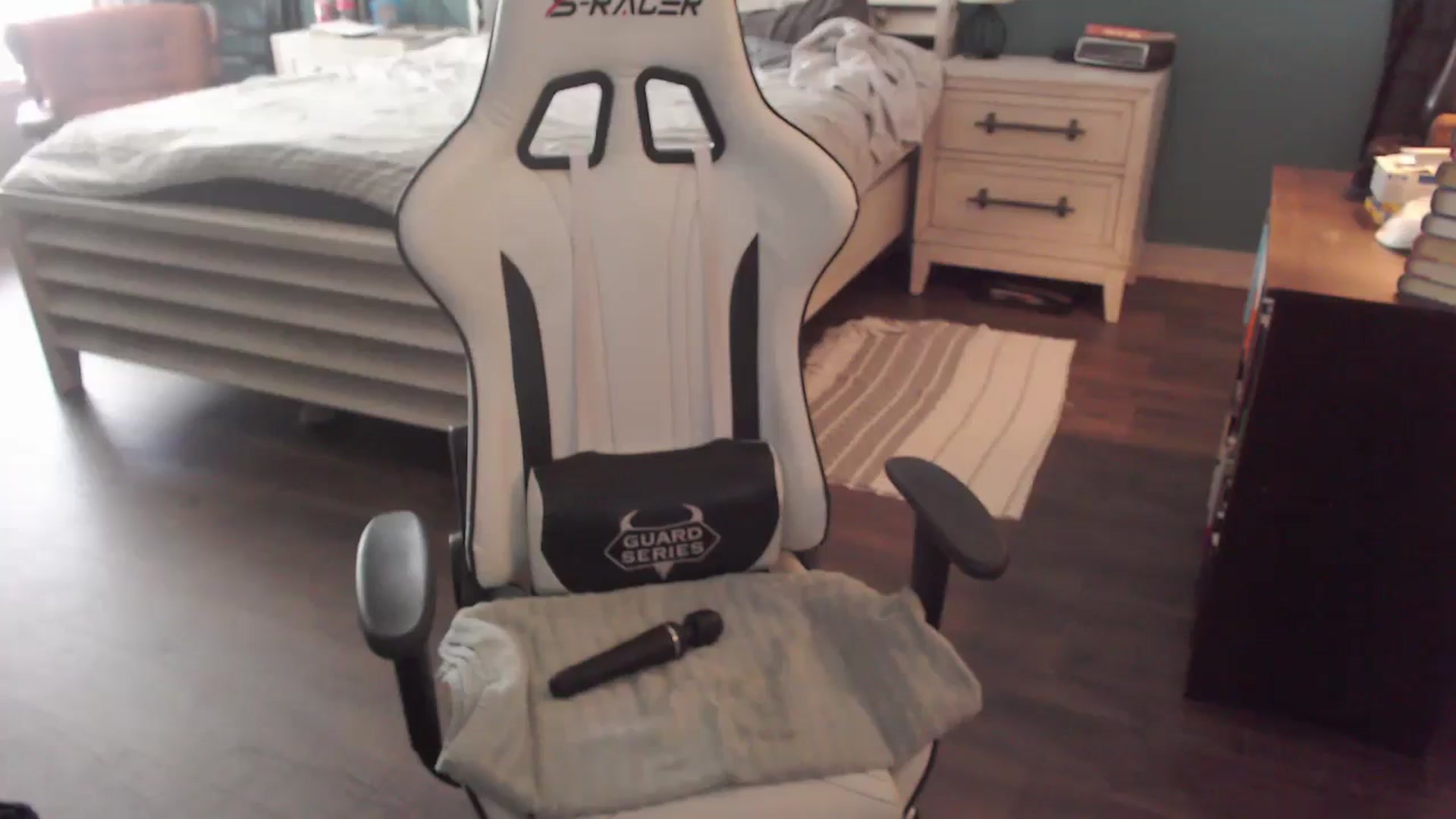 Gallery image thumbnail from ZenZoey's myfreecams stream on, 12/22/2025, 17:10 image 3 of 20