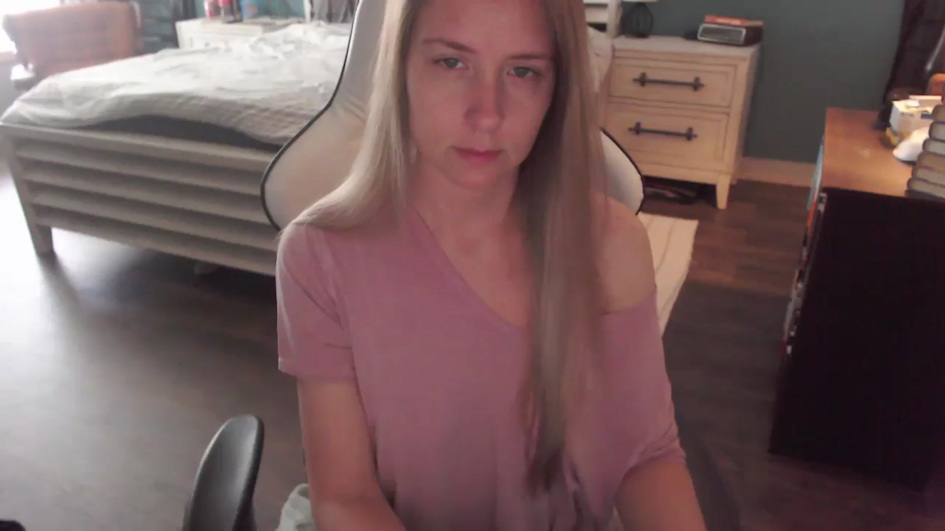 Gallery image thumbnail from ZenZoey's myfreecams stream on, 12/22/2025, 17:10 image 1 of 20