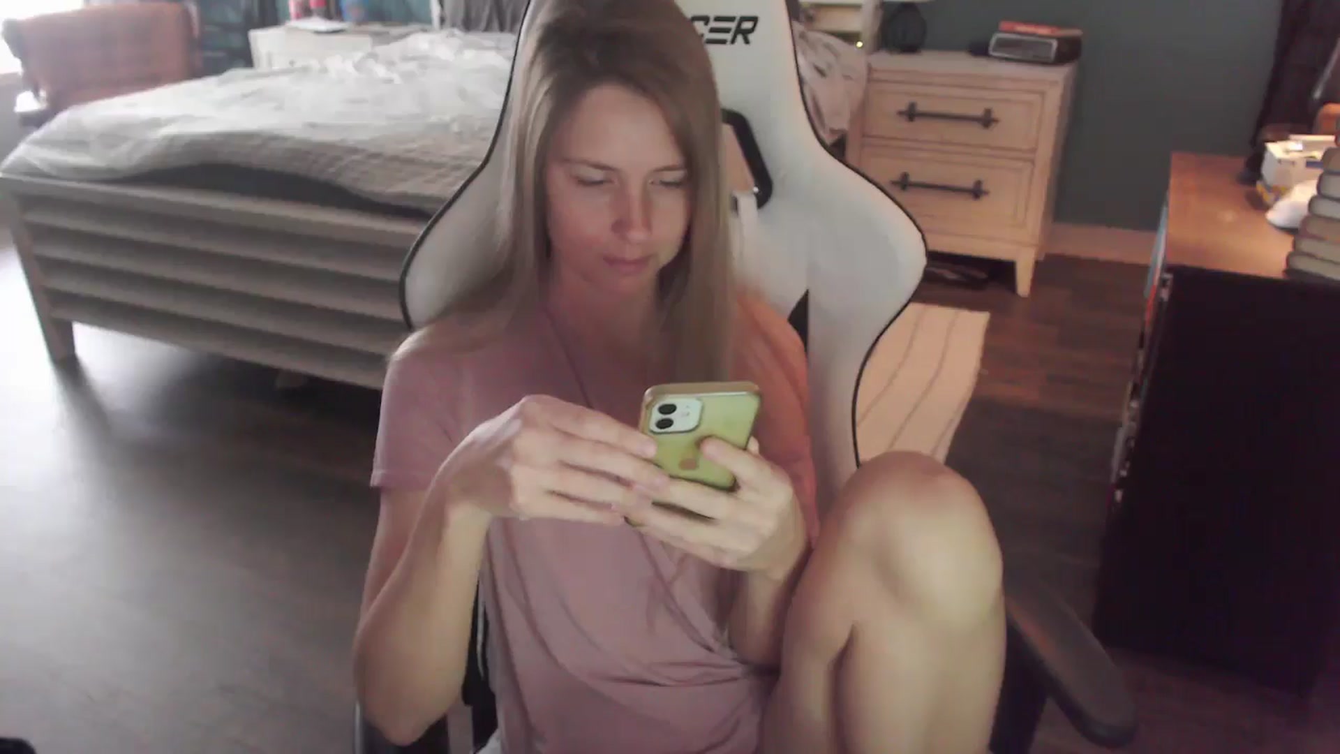 Gallery image thumbnail from ZenZoey's myfreecams stream on, 12/22/2025, 18:59 image 14 of 20