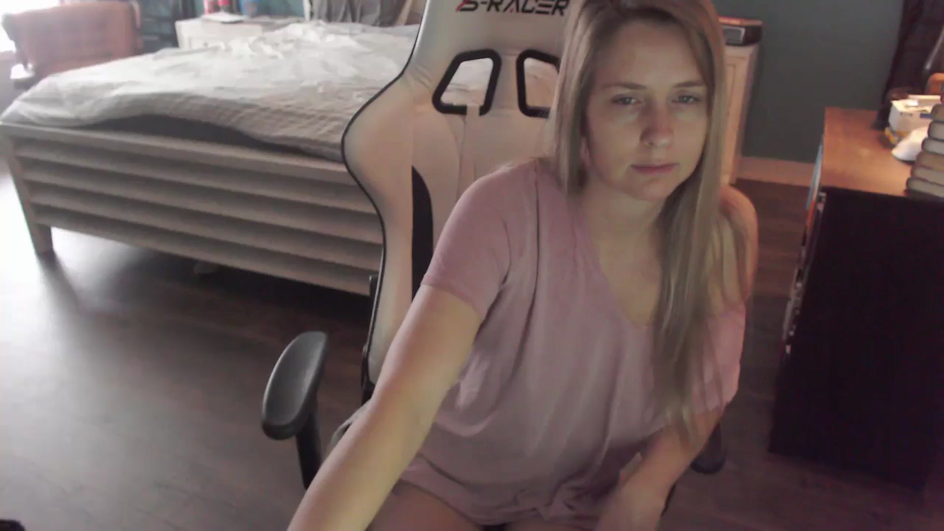 Gallery image thumbnail from ZenZoey's myfreecams stream on, 12/22/2025, 18:59 image 10 of 20