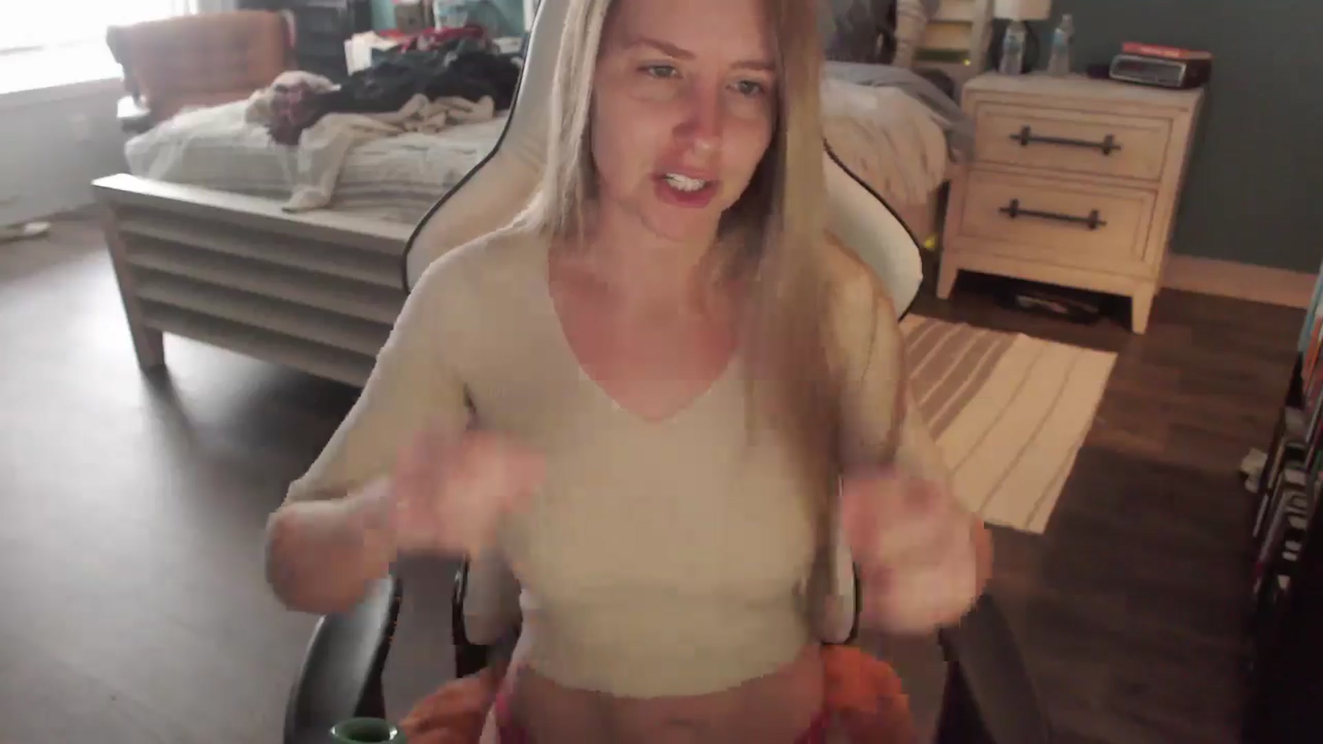 Gallery image thumbnail from ZenZoey's myfreecams stream on, 12/29/2025, 18:18 image 5 of 20