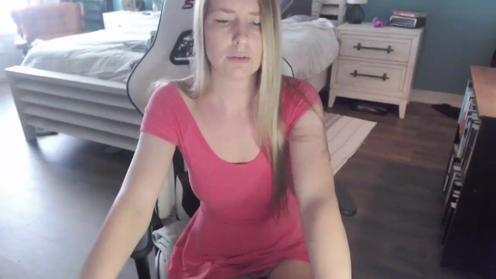 Gallery image thumbnail from ZenZoey's myfreecams stream on, 12/30/2025, 20:30 image 10 of 20