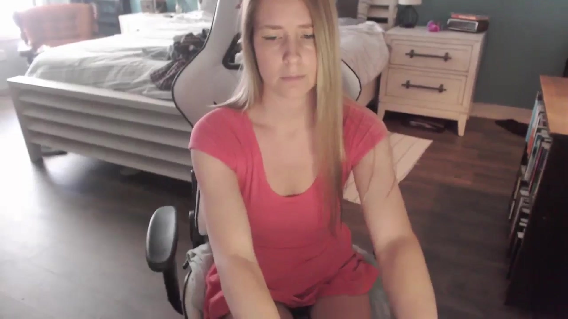 Gallery image thumbnail from ZenZoey's myfreecams stream on, 12/30/2025, 20:30 image 8 of 20
