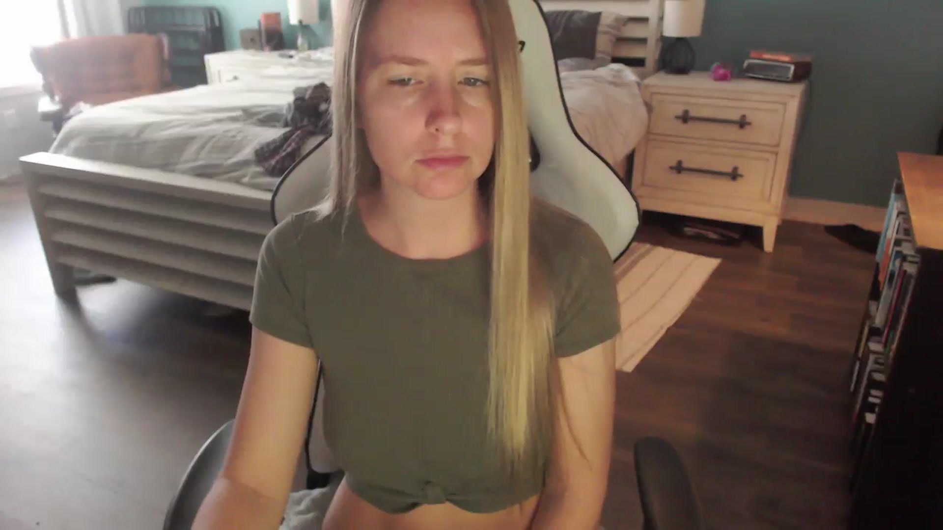 Gallery image thumbnail from ZenZoey's myfreecams stream on, 12/30/2025, 20:30 image 2 of 20