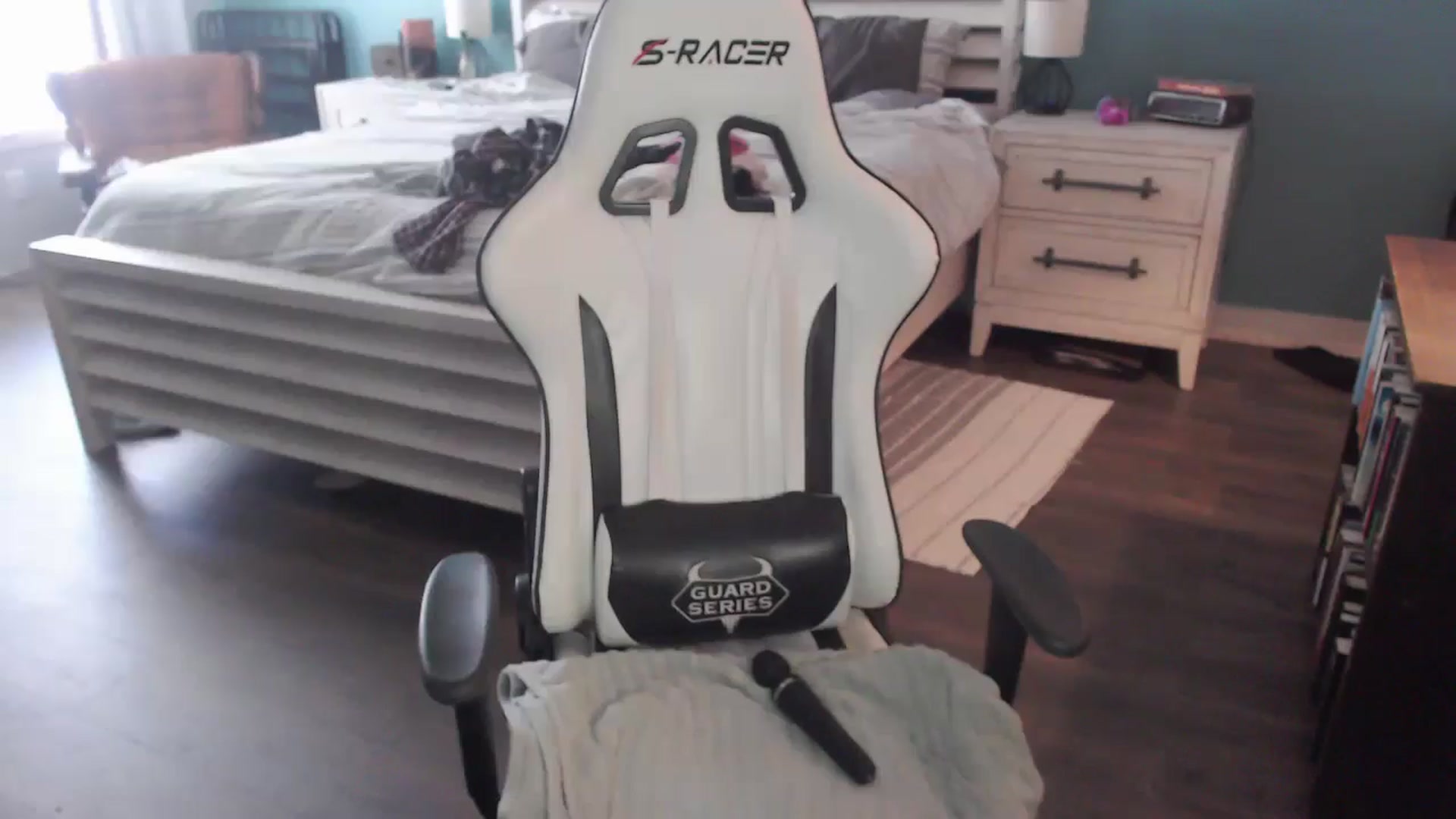 Gallery image thumbnail from ZenZoey's myfreecams stream on, 12/30/2025, 20:30 image 3 of 20