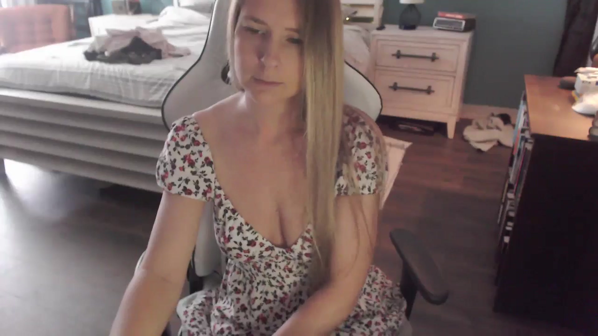 Gallery image thumbnail from ZenZoey's myfreecams stream on, 01/02/2026, 19:29 image 7 of 20