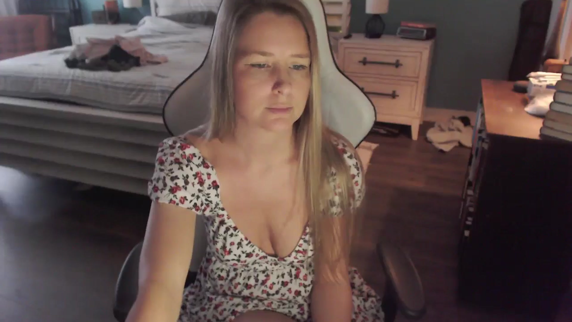 Gallery image thumbnail from ZenZoey's myfreecams stream on, 01/02/2026, 19:29 image 19 of 20