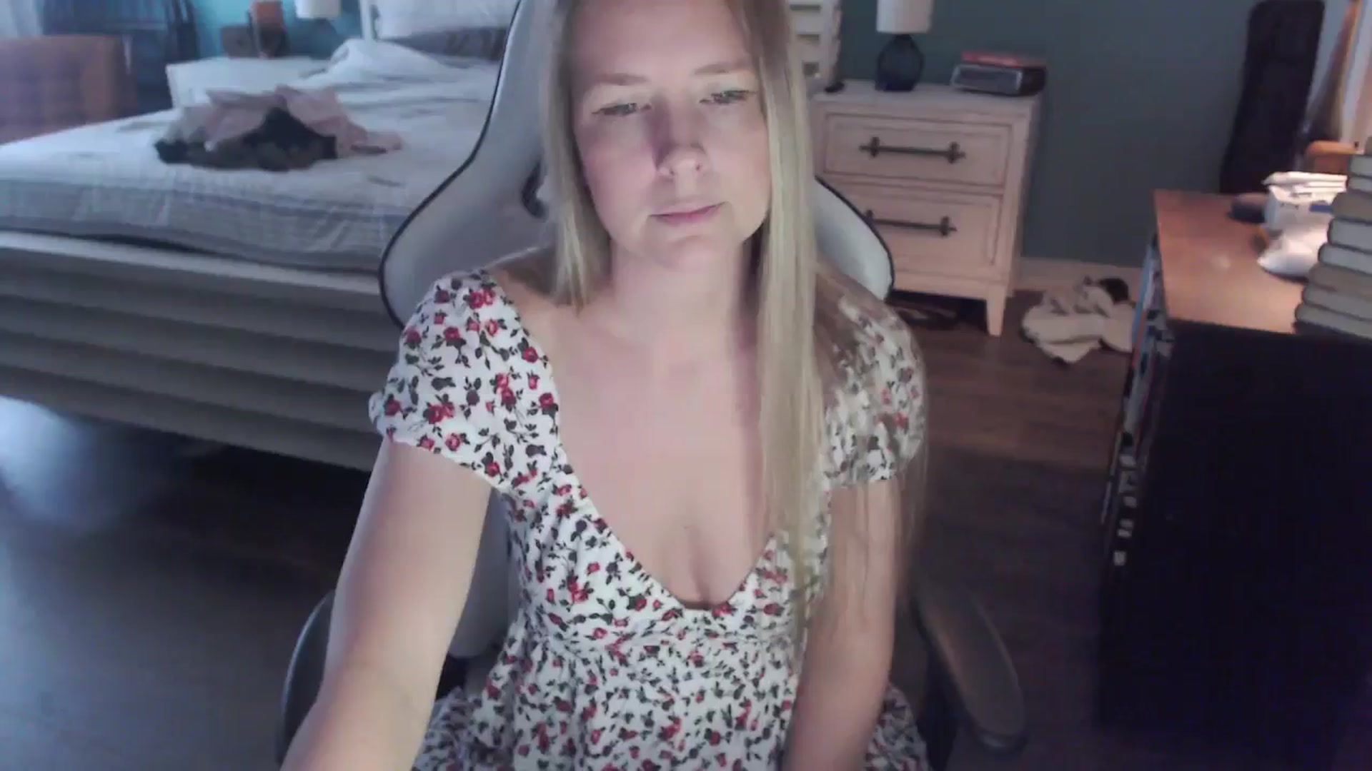 Gallery image thumbnail from ZenZoey's myfreecams stream on, 01/02/2026, 19:29 image 18 of 20