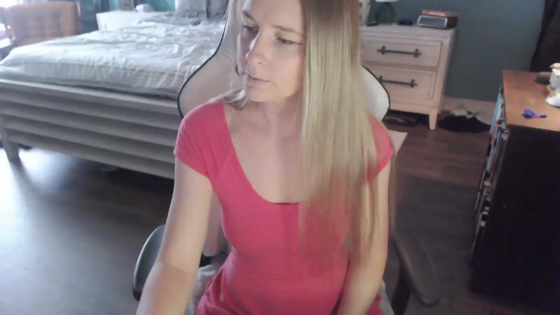 Gallery image thumbnail from ZenZoey's myfreecams stream on, 01/05/2026, 19:56 image 2 of 20