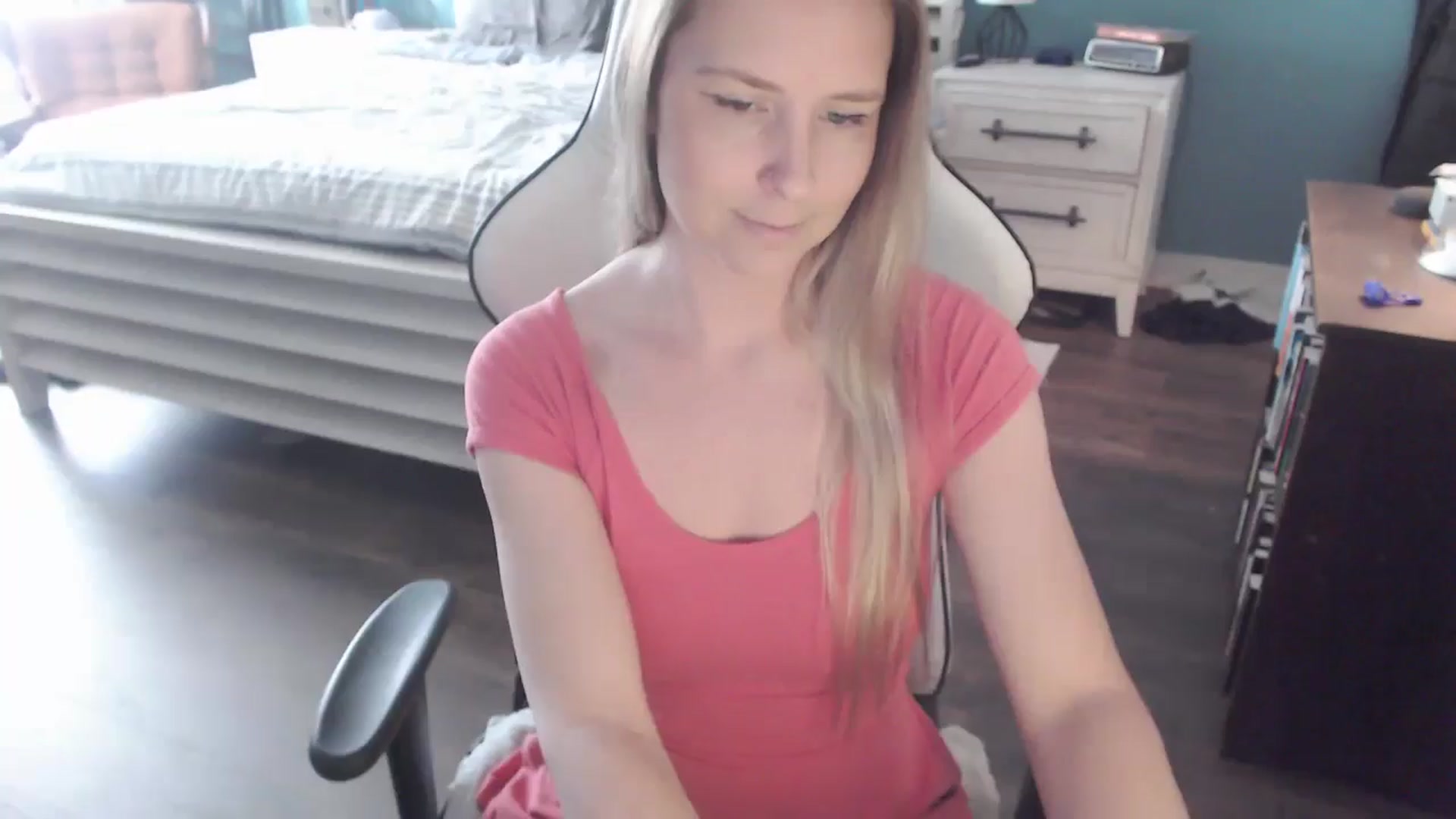 Gallery image thumbnail from ZenZoey's myfreecams stream on, 01/05/2026, 19:56 image 17 of 20