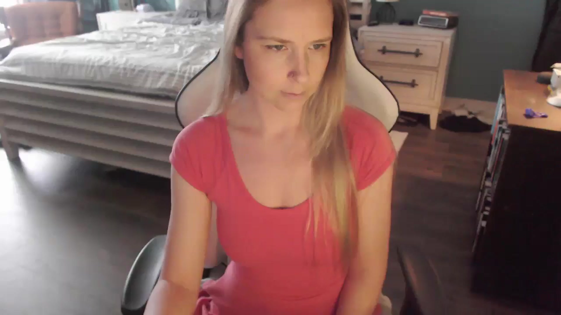Gallery image thumbnail from ZenZoey's myfreecams stream on, 01/05/2026, 19:56 image 5 of 20