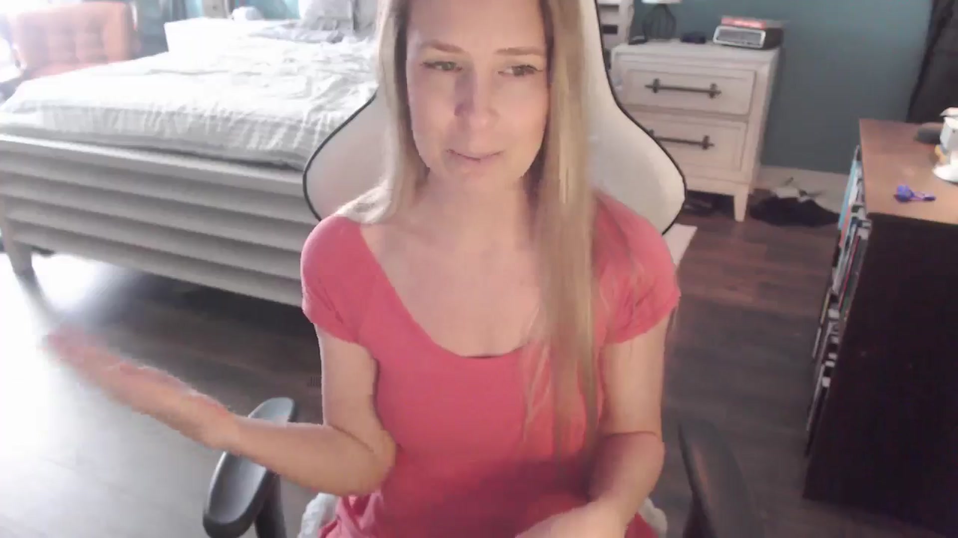 Gallery image thumbnail from ZenZoey's myfreecams stream on, 01/05/2026, 19:56 image 9 of 20