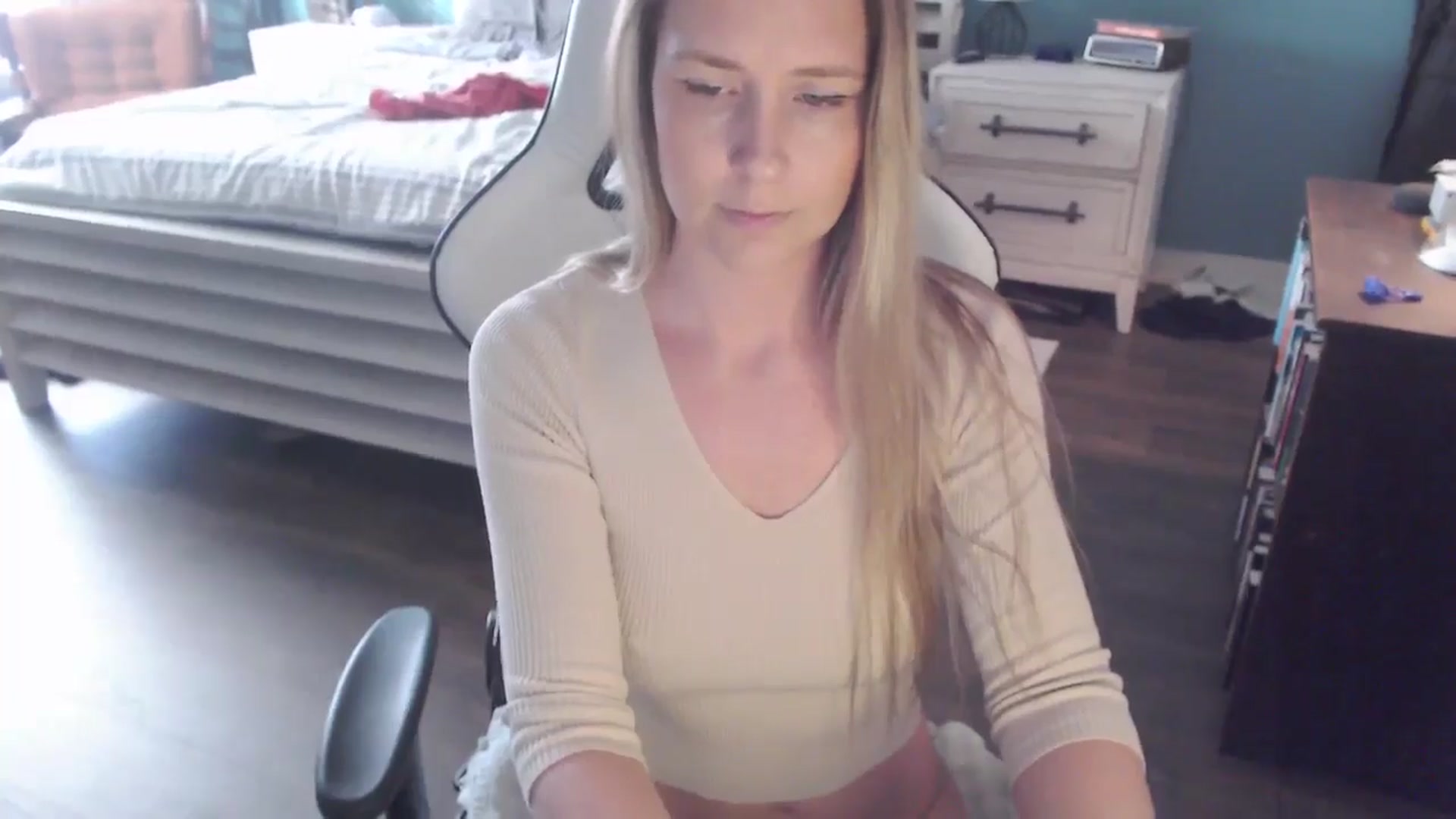 Gallery image thumbnail from ZenZoey's myfreecams stream on, 01/05/2026, 21:21 image 11 of 20