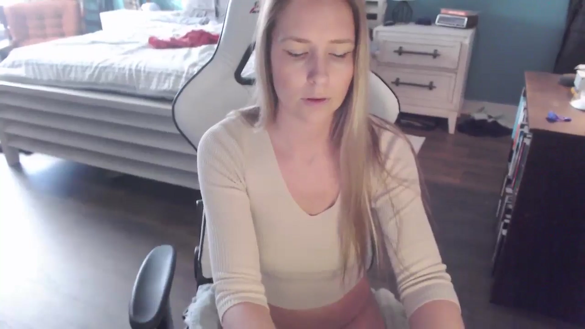 Gallery image thumbnail from ZenZoey's myfreecams stream on, 01/05/2026, 21:21 image 12 of 20