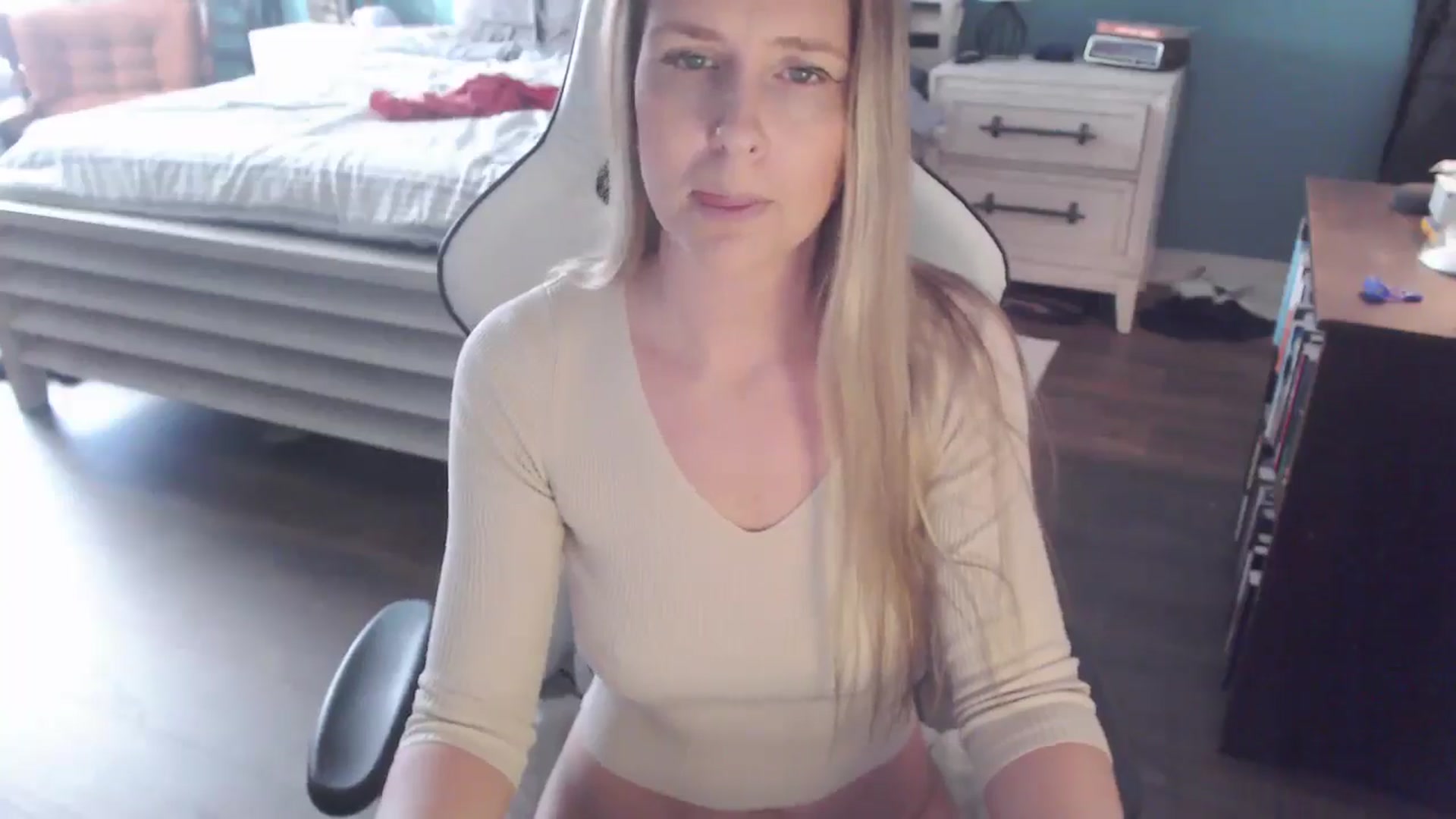 Gallery image thumbnail from ZenZoey's myfreecams stream on, 01/05/2026, 21:21 image 10 of 20