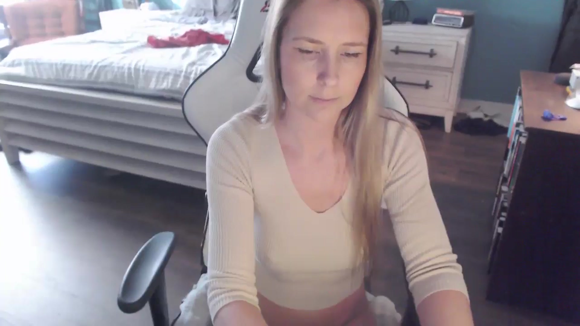 Gallery image thumbnail from ZenZoey's myfreecams stream on, 01/05/2026, 21:21 image 14 of 20