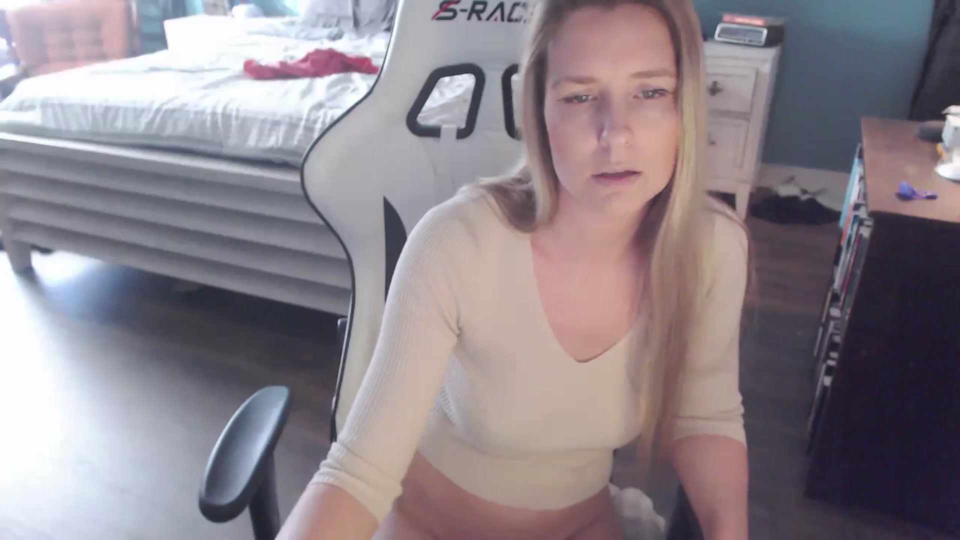 Gallery image thumbnail from ZenZoey's myfreecams stream on, 01/05/2026, 21:21 image 13 of 20