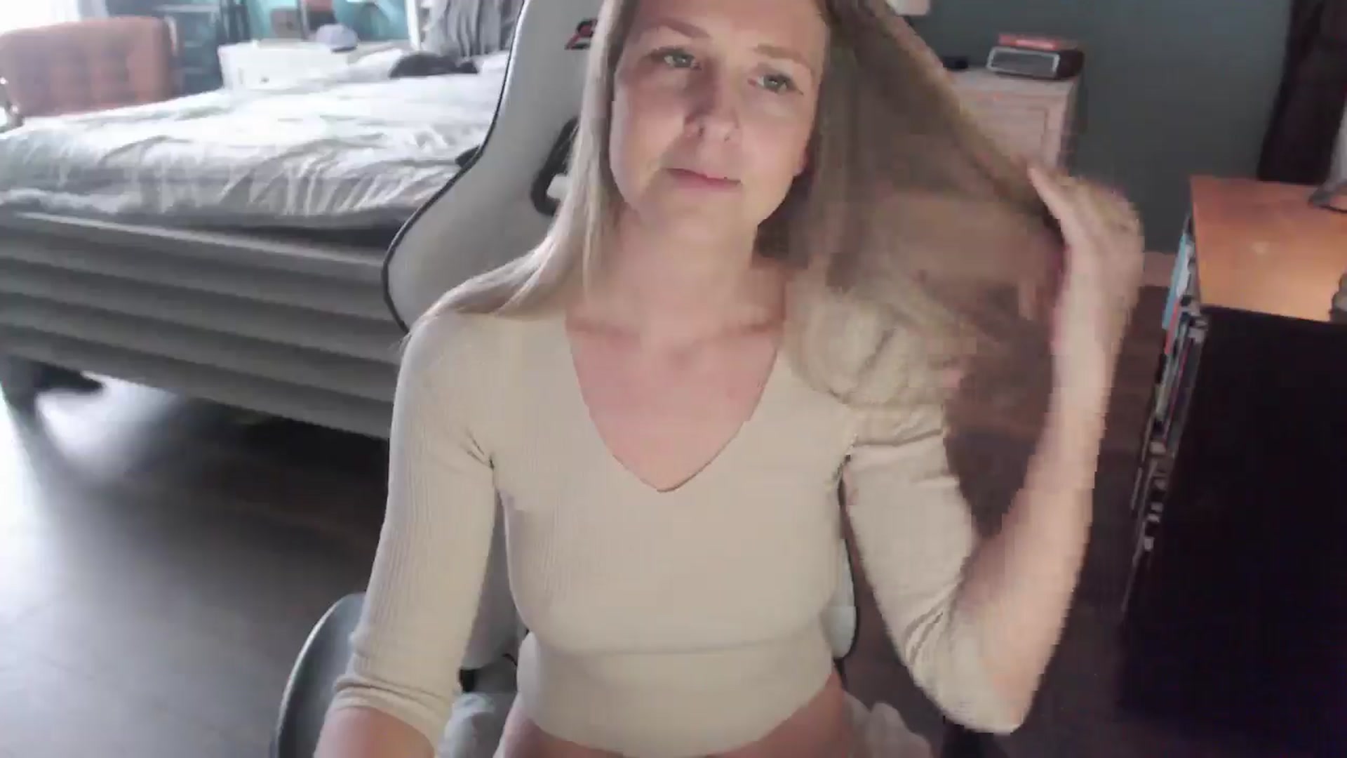 Gallery image thumbnail from ZenZoey's myfreecams stream on, 01/06/2026, 22:32 image 15 of 20