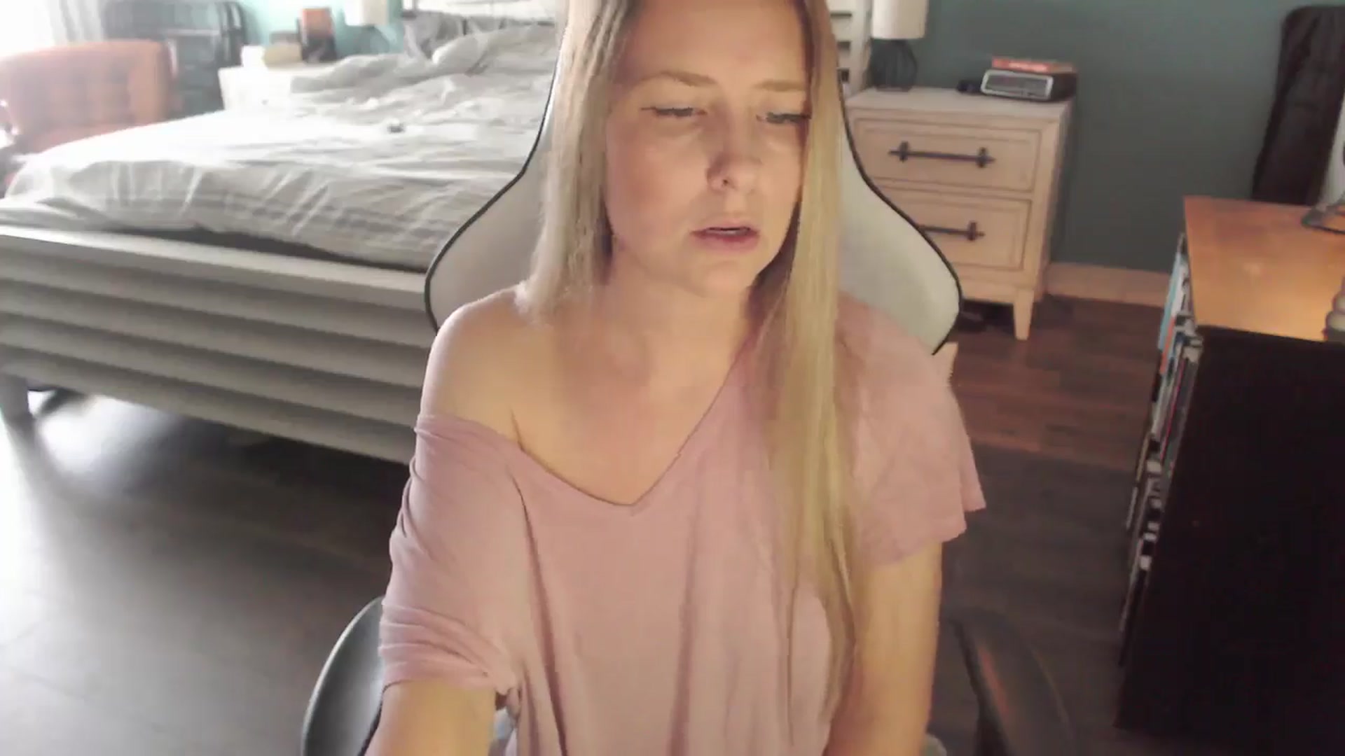 Gallery image thumbnail from ZenZoey's myfreecams stream on, 01/07/2026, 18:24 image 19 of 20