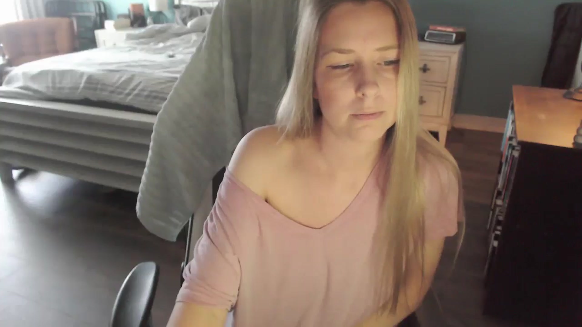 Gallery image thumbnail from ZenZoey's myfreecams stream on, 01/07/2026, 18:24 image 11 of 20