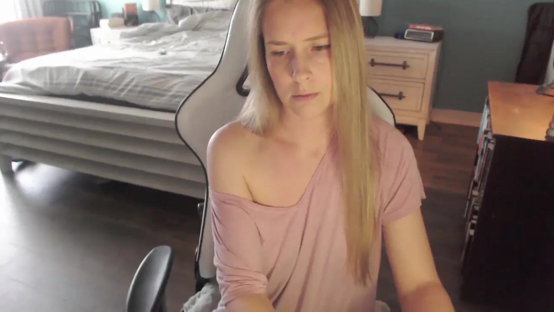 Gallery image thumbnail from ZenZoey's myfreecams stream on, 01/07/2026, 18:24 image 14 of 20