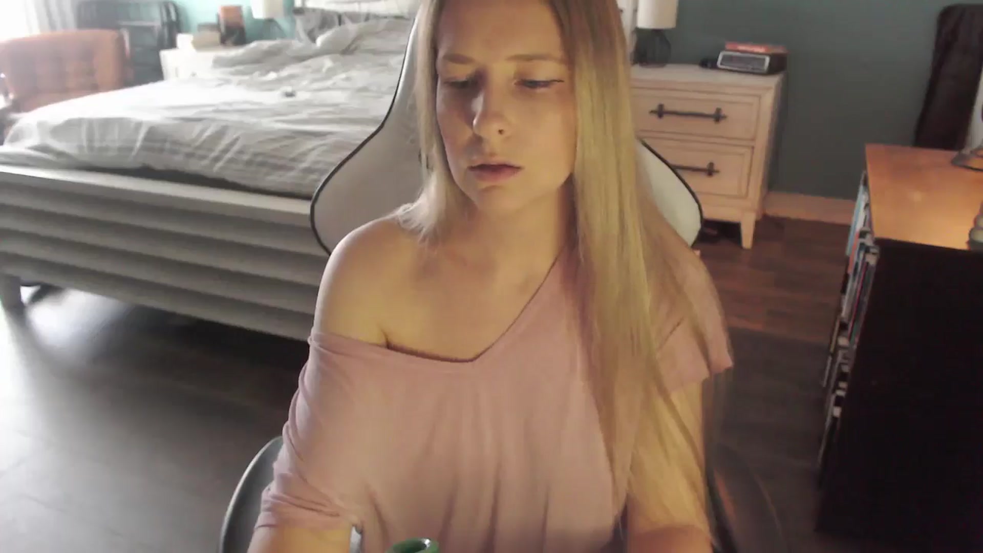 Gallery image thumbnail from ZenZoey's myfreecams stream on, 01/07/2026, 18:24 image 16 of 20