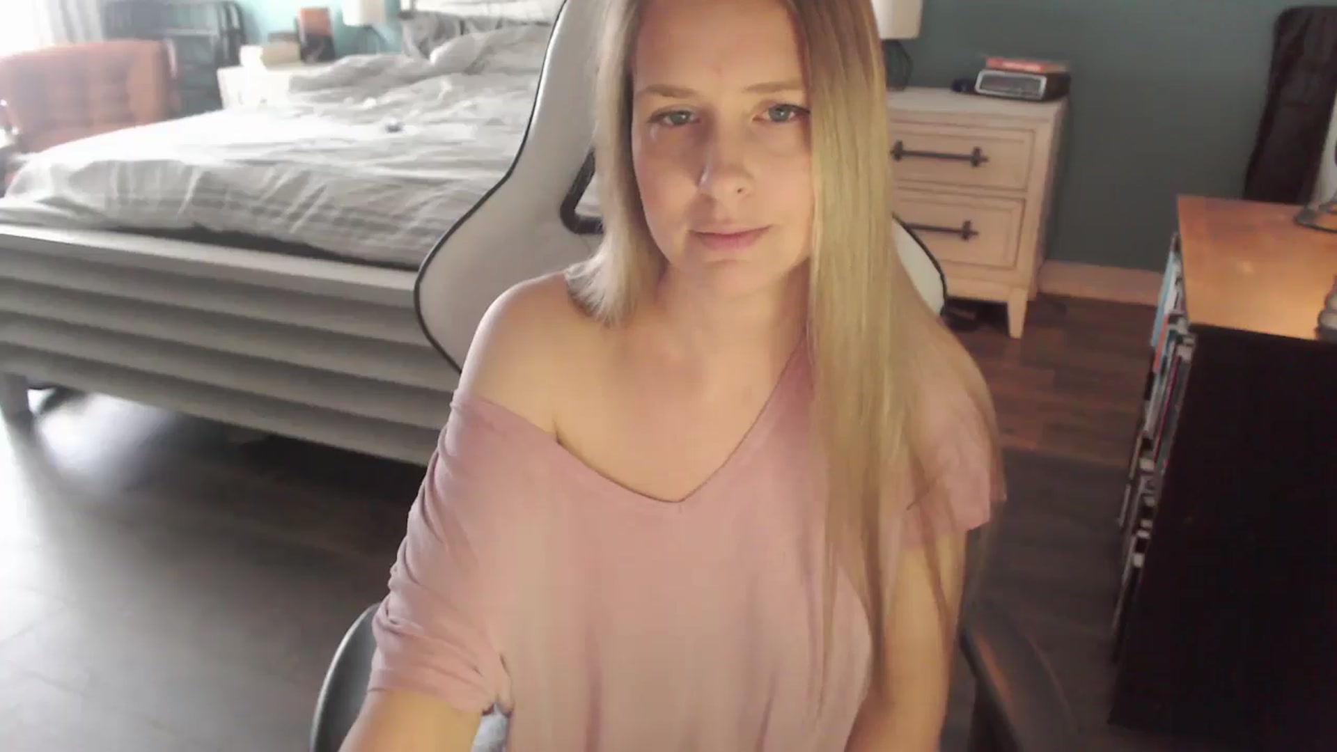Gallery image thumbnail from ZenZoey's myfreecams stream on, 01/07/2026, 18:24 image 15 of 20