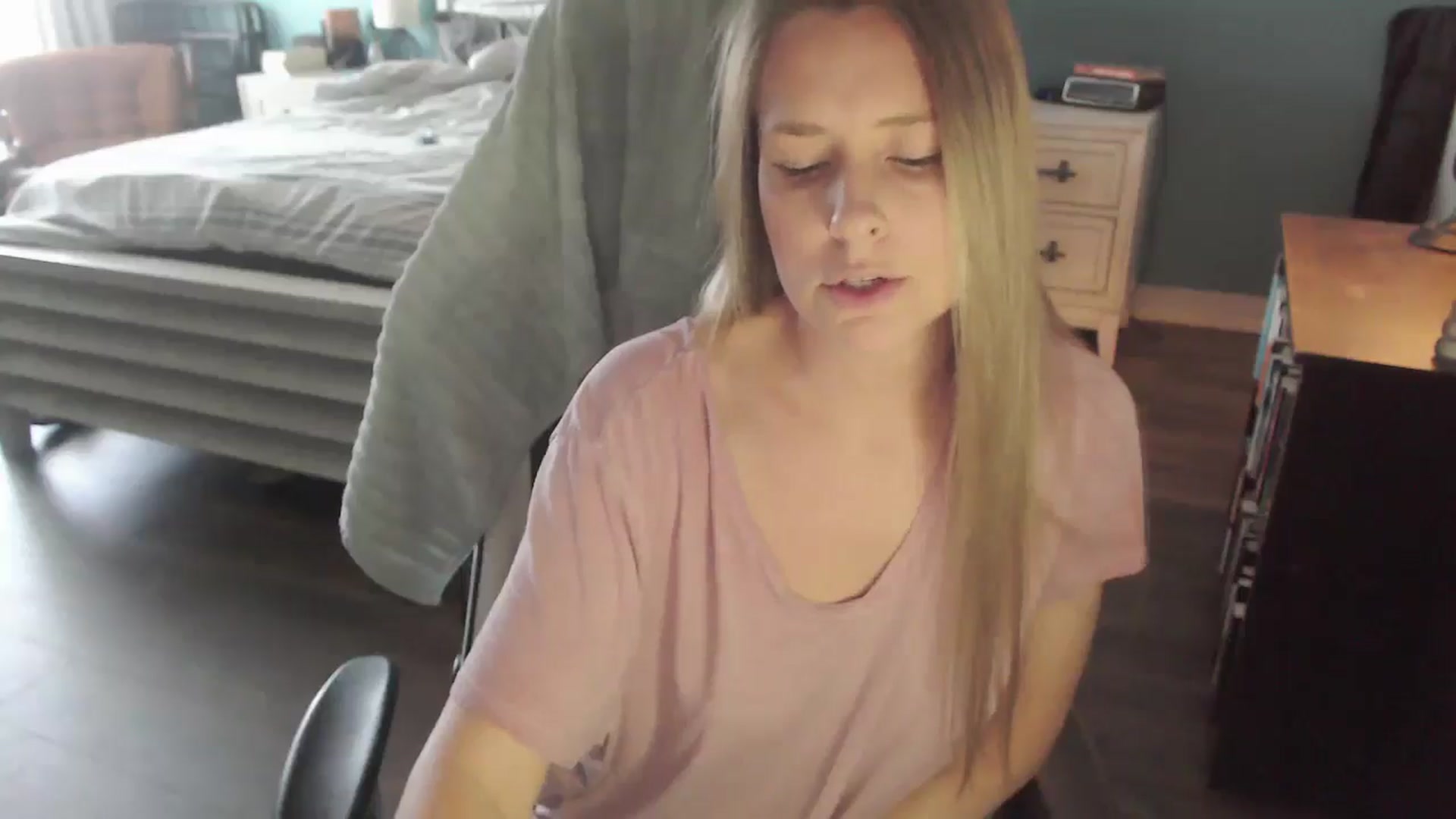 Gallery image thumbnail from ZenZoey's myfreecams stream on, 01/07/2026, 18:24 image 7 of 20