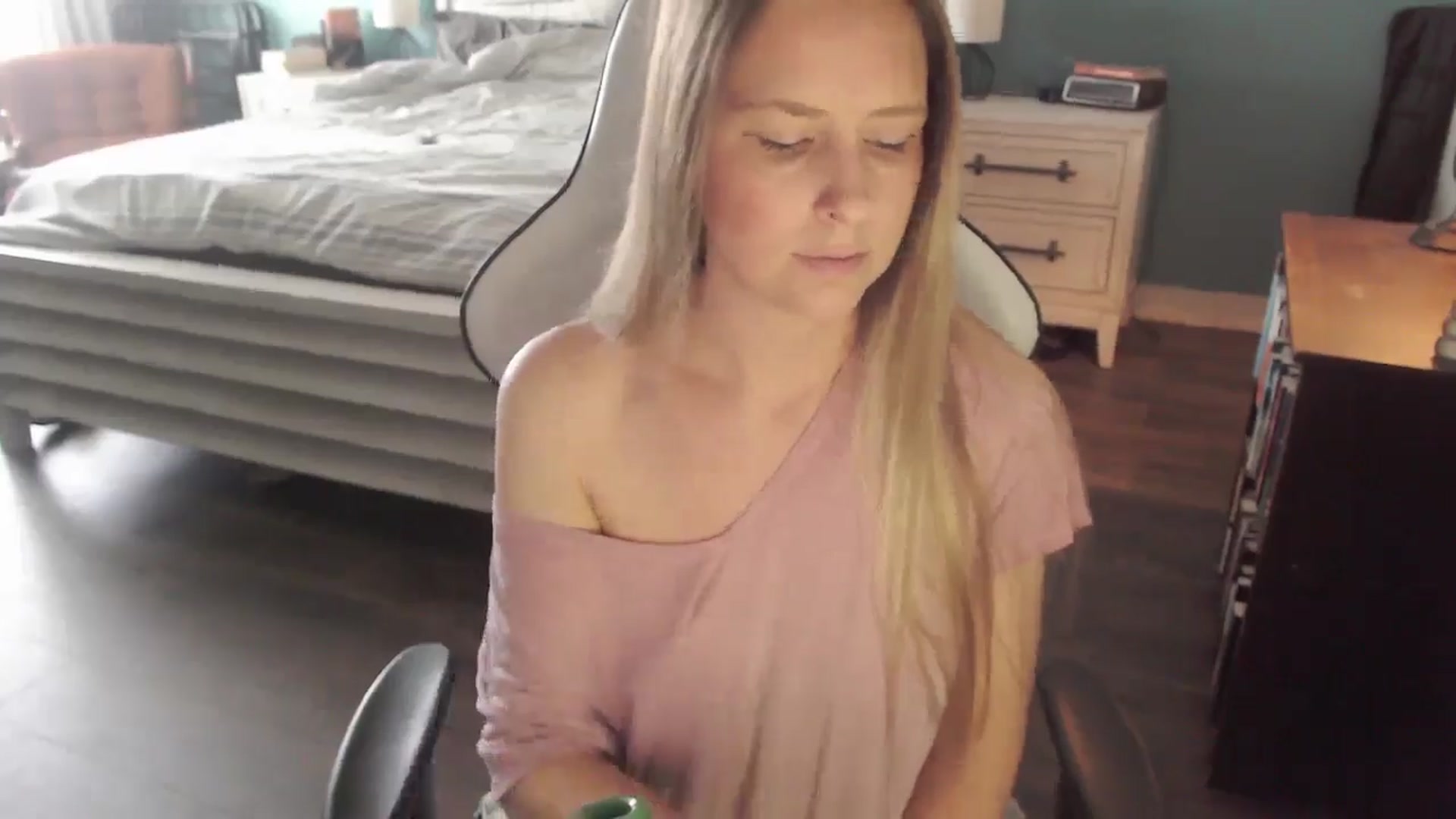 Gallery image thumbnail from ZenZoey's myfreecams stream on, 01/07/2026, 18:24 image 17 of 20