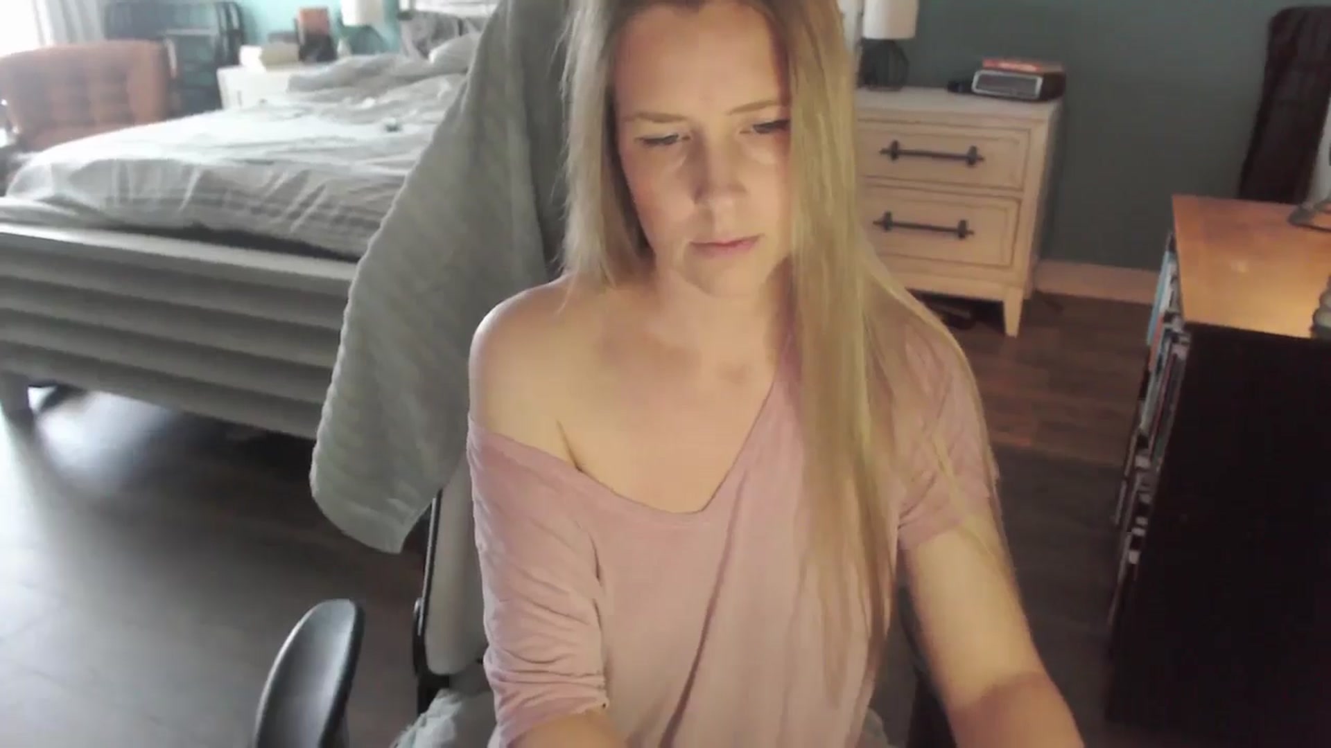 Gallery image thumbnail from ZenZoey's myfreecams stream on, 01/07/2026, 18:24 image 10 of 20