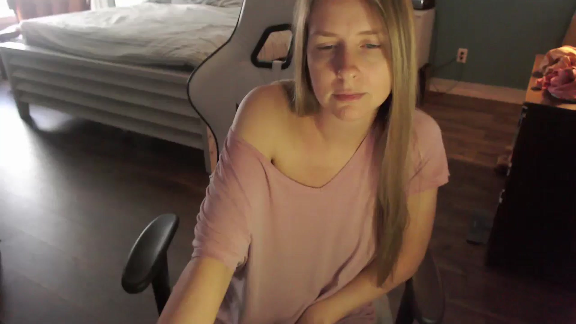 Gallery image thumbnail from ZenZoey's myfreecams stream on, 01/12/2026, 17:08 image 7 of 20