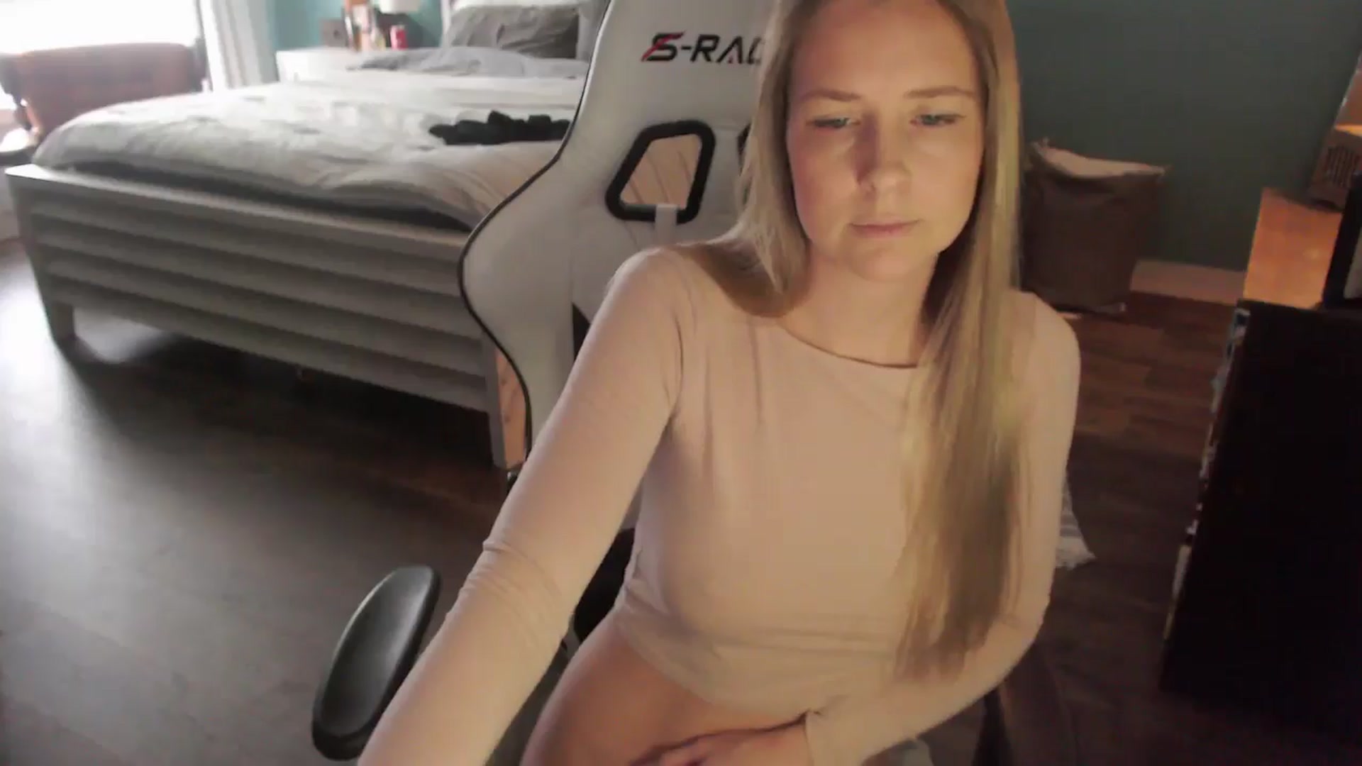 Gallery image thumbnail from ZenZoey's myfreecams stream on, 01/21/2026, 17:45 image 5 of 20