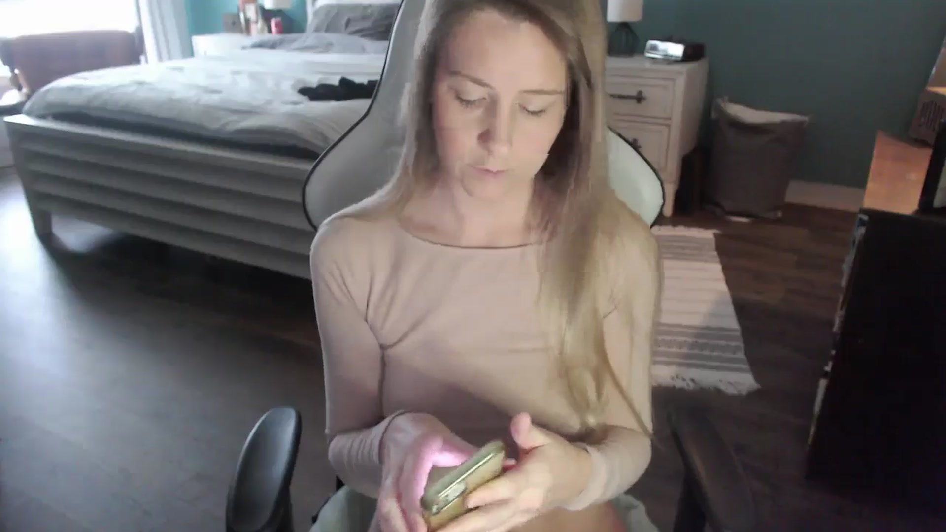 Gallery image thumbnail from ZenZoey's myfreecams stream on, 01/21/2026, 17:45 image 4 of 20