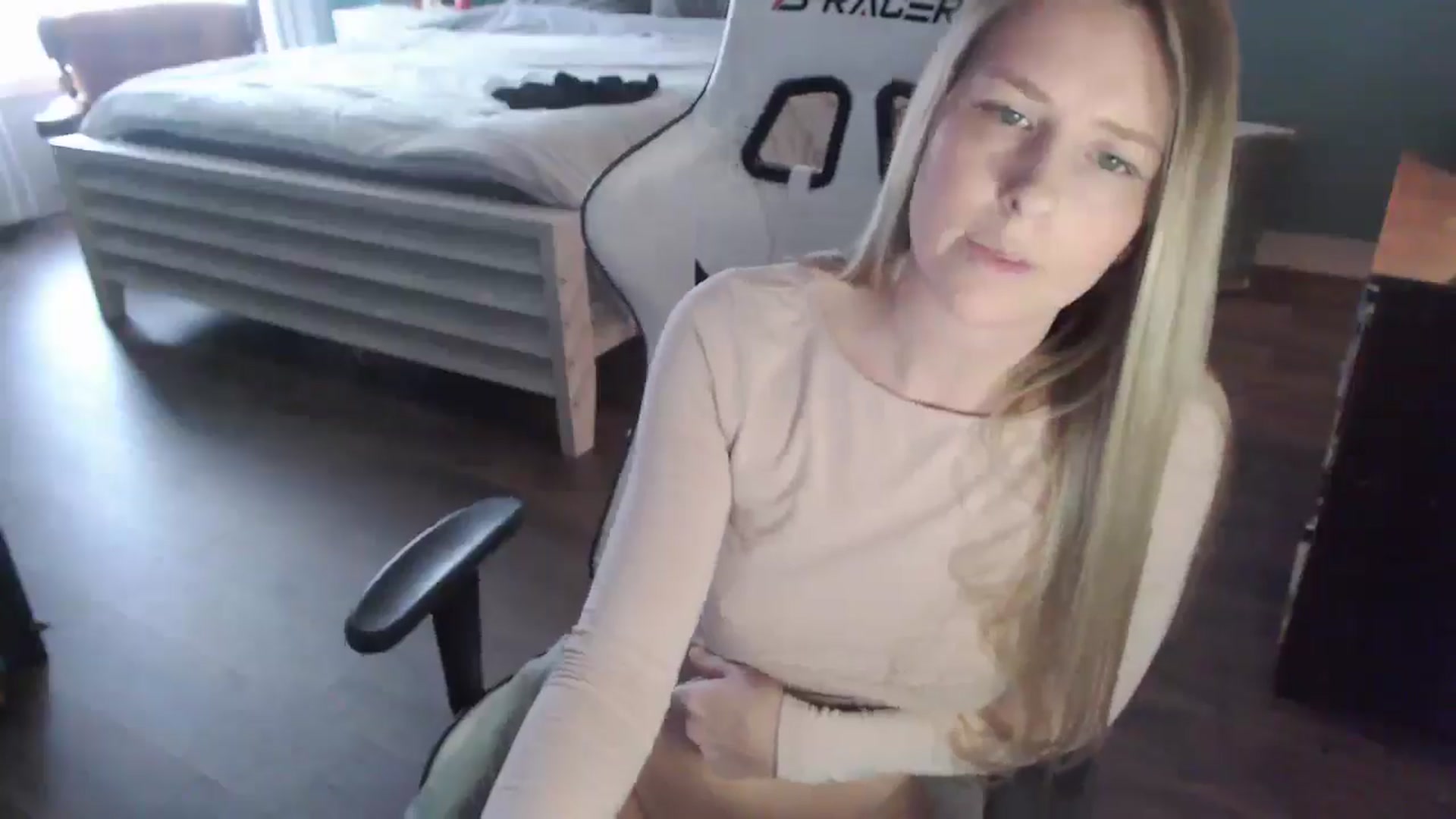 Gallery image thumbnail from ZenZoey's myfreecams stream on, 01/21/2026, 20:15 image 6 of 20
