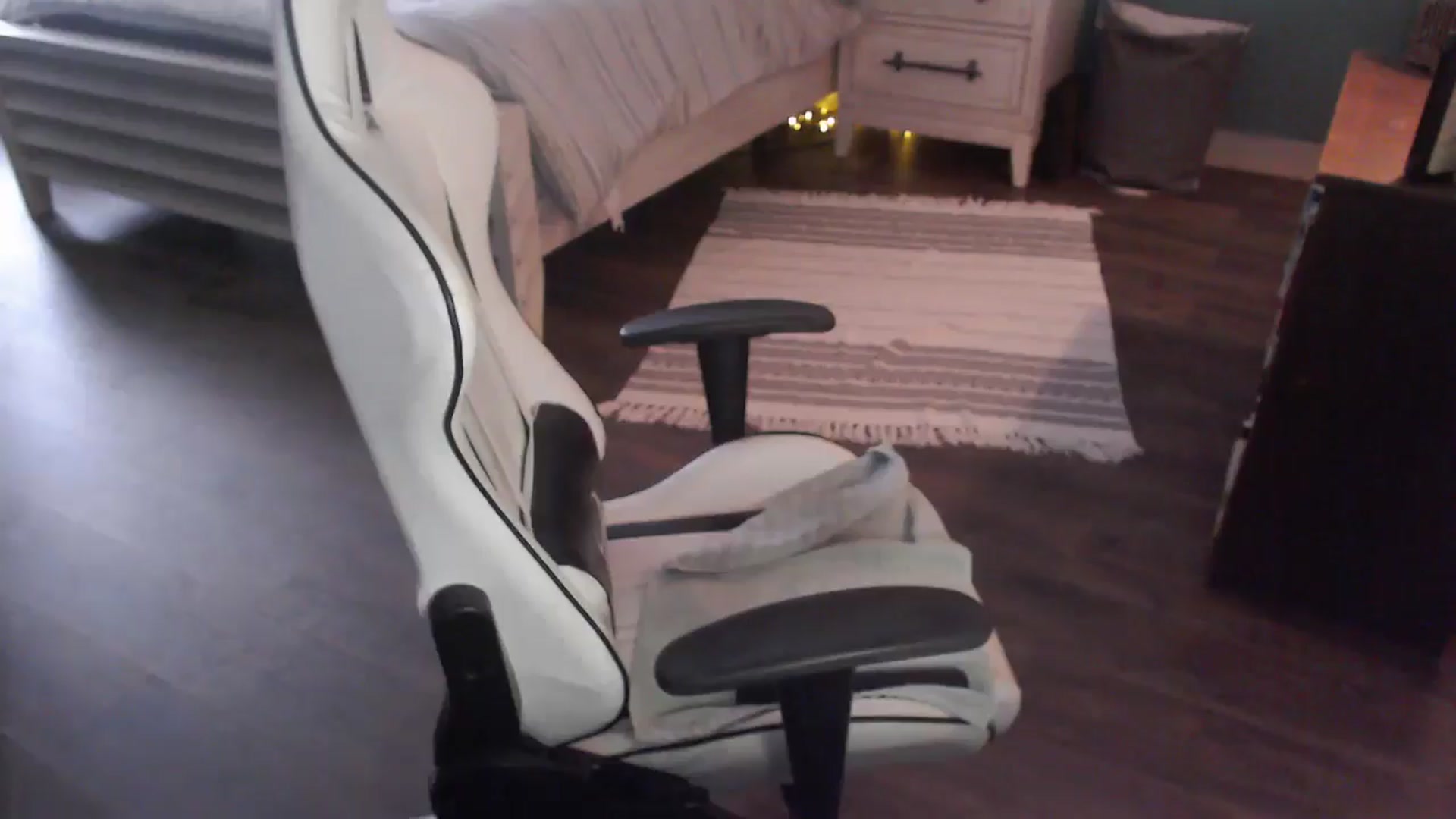 Gallery image thumbnail from ZenZoey's myfreecams stream on, 01/21/2026, 21:50 image 1 of 20