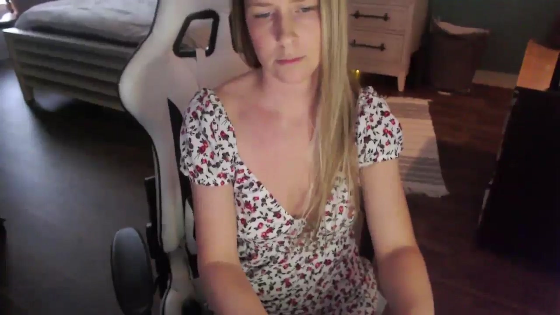 Gallery image thumbnail from ZenZoey's myfreecams stream on, 01/21/2026, 22:03 image 6 of 20