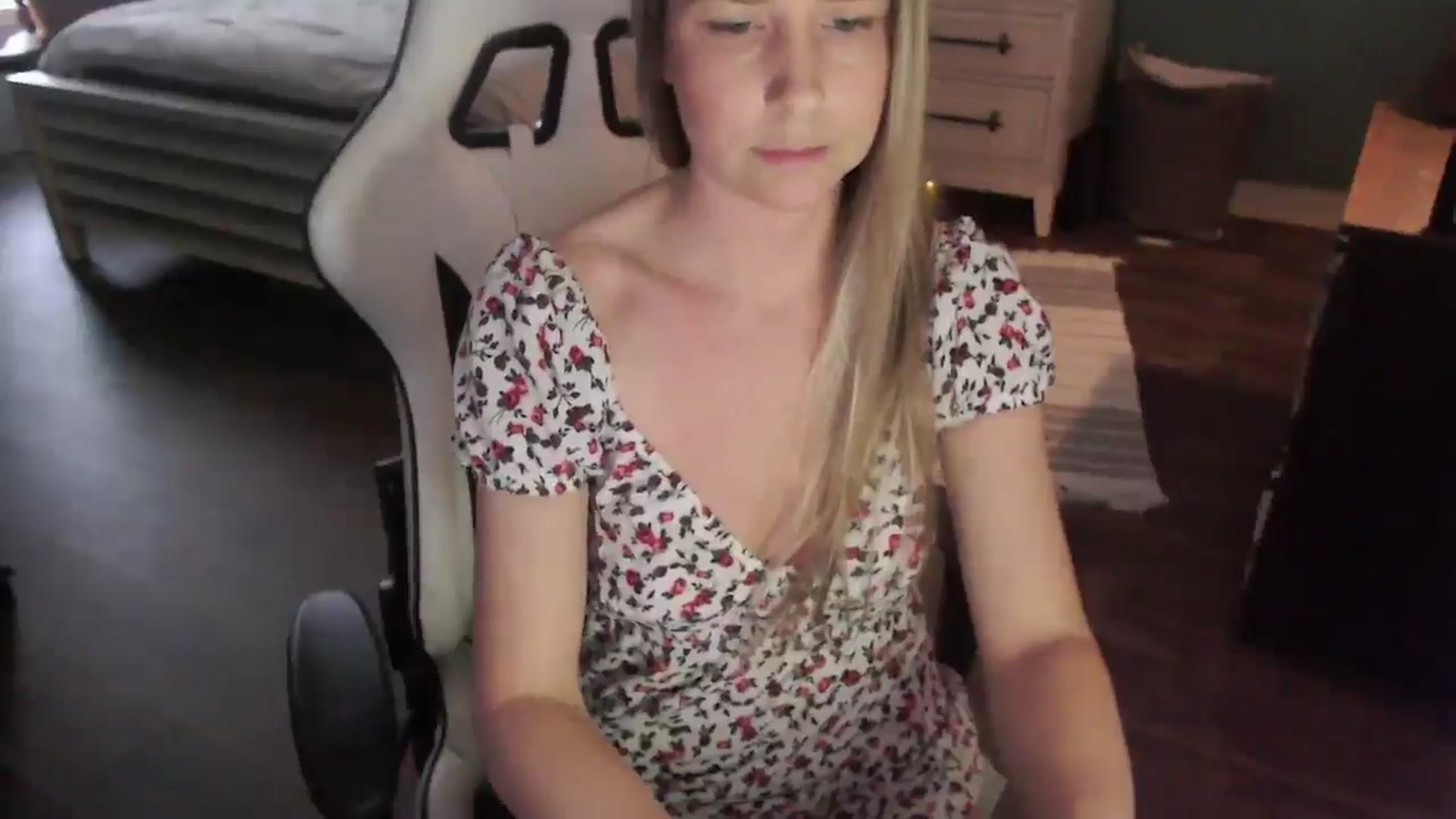 Gallery image thumbnail from ZenZoey's myfreecams stream on, 01/21/2026, 22:03 image 2 of 20