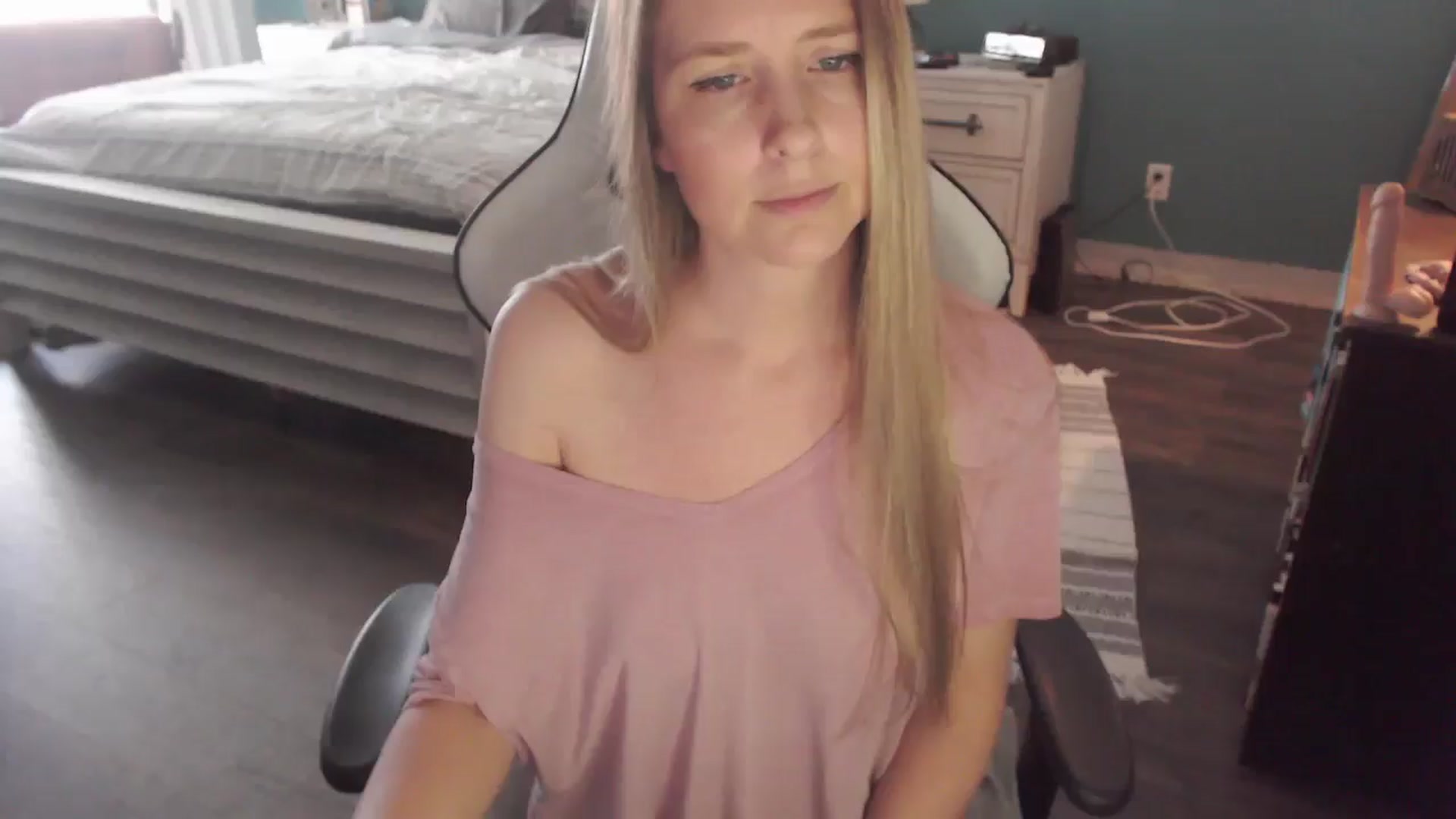 Gallery image thumbnail from ZenZoey's myfreecams stream on, 01/26/2026, 17:20 image 1 of 20