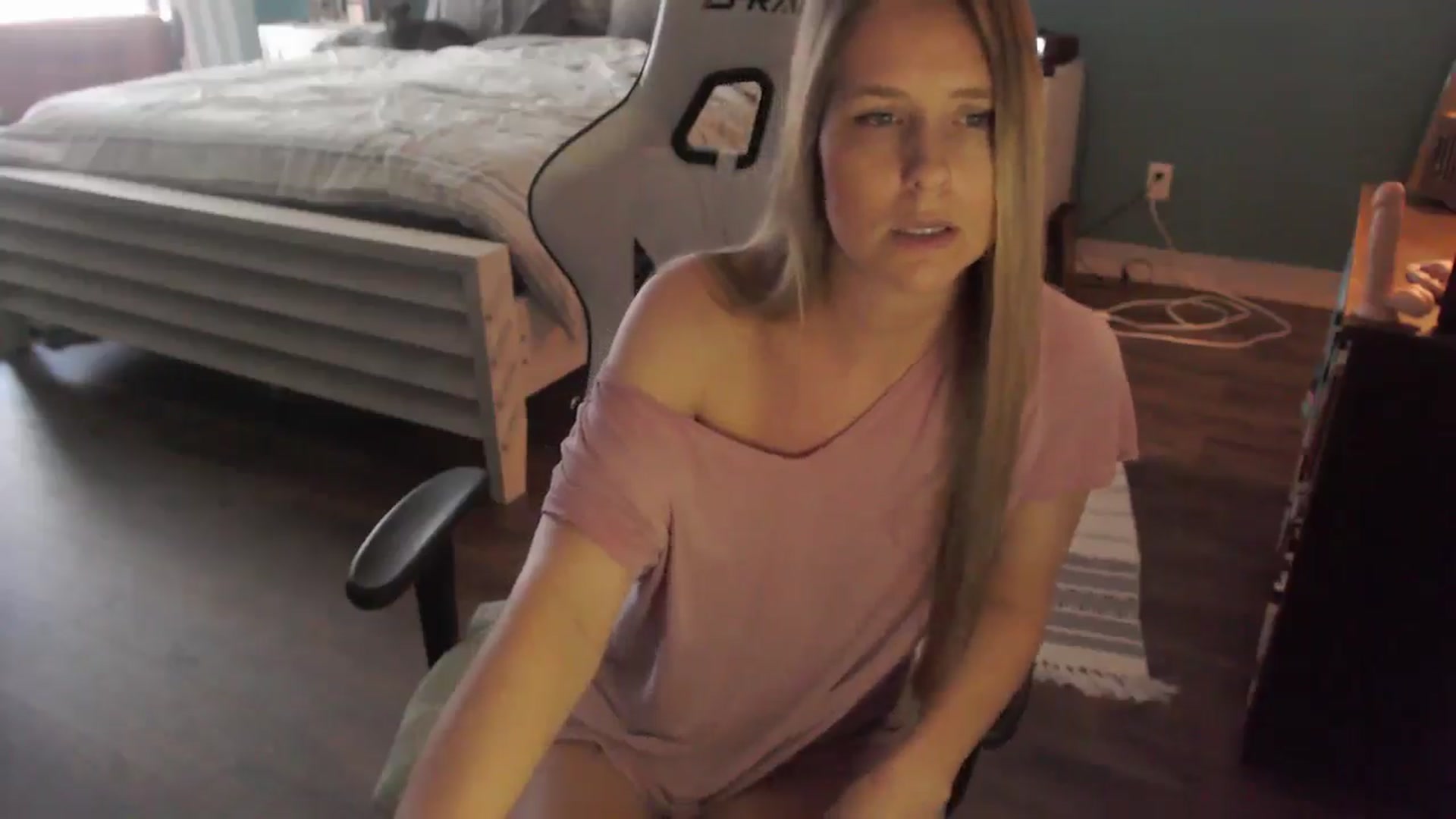 Gallery image thumbnail from ZenZoey's myfreecams stream on, 01/26/2026, 17:20 image 19 of 20