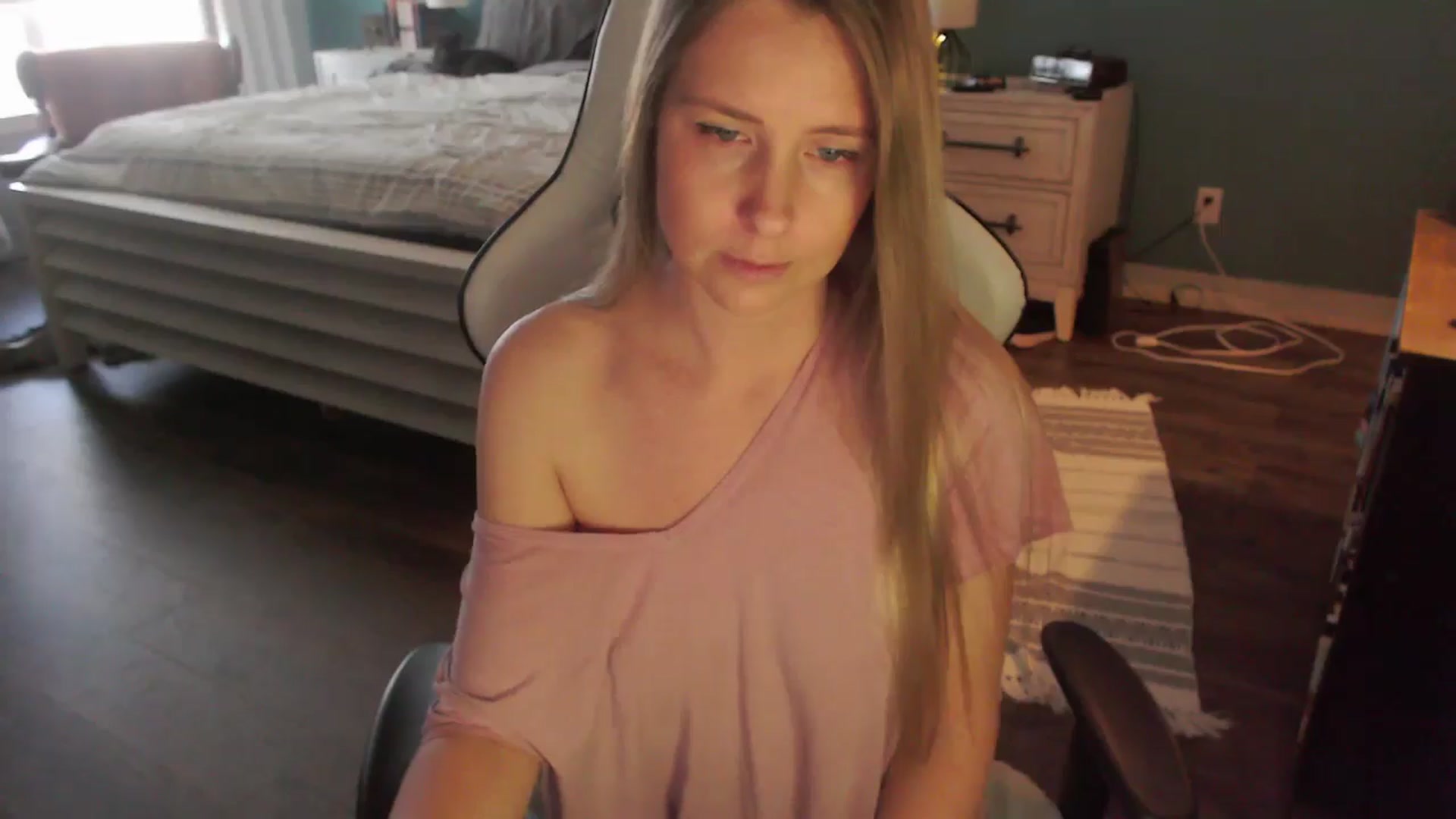 Gallery image thumbnail from ZenZoey's myfreecams stream on, 01/26/2026, 17:50 image 6 of 20