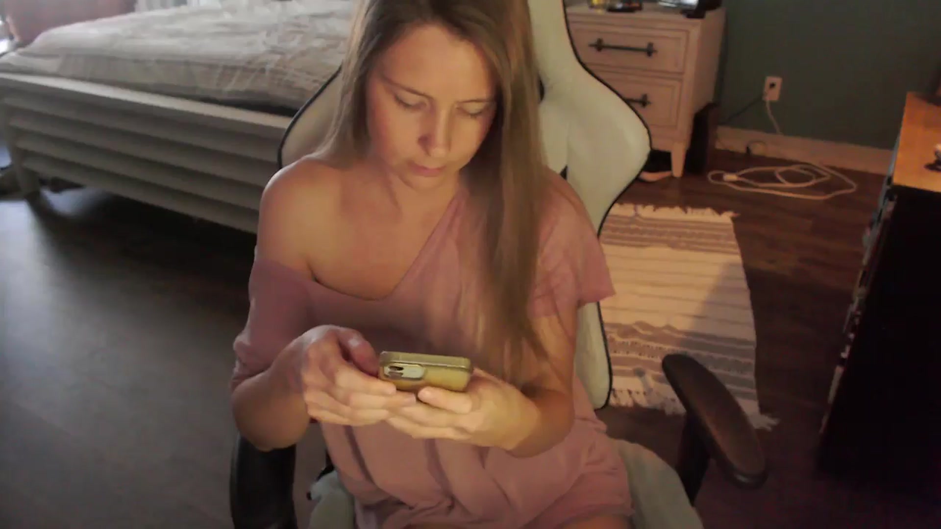 Gallery image thumbnail from ZenZoey's myfreecams stream on, 01/26/2026, 17:50 image 2 of 20