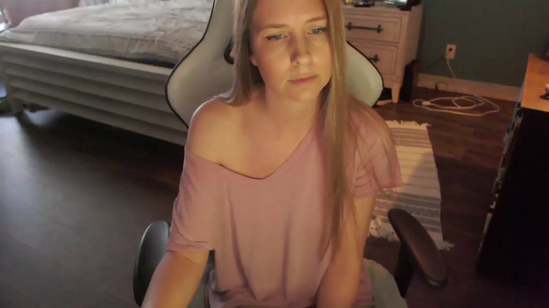Gallery image thumbnail from ZenZoey's myfreecams stream on, 01/26/2026, 17:50 image 1 of 20