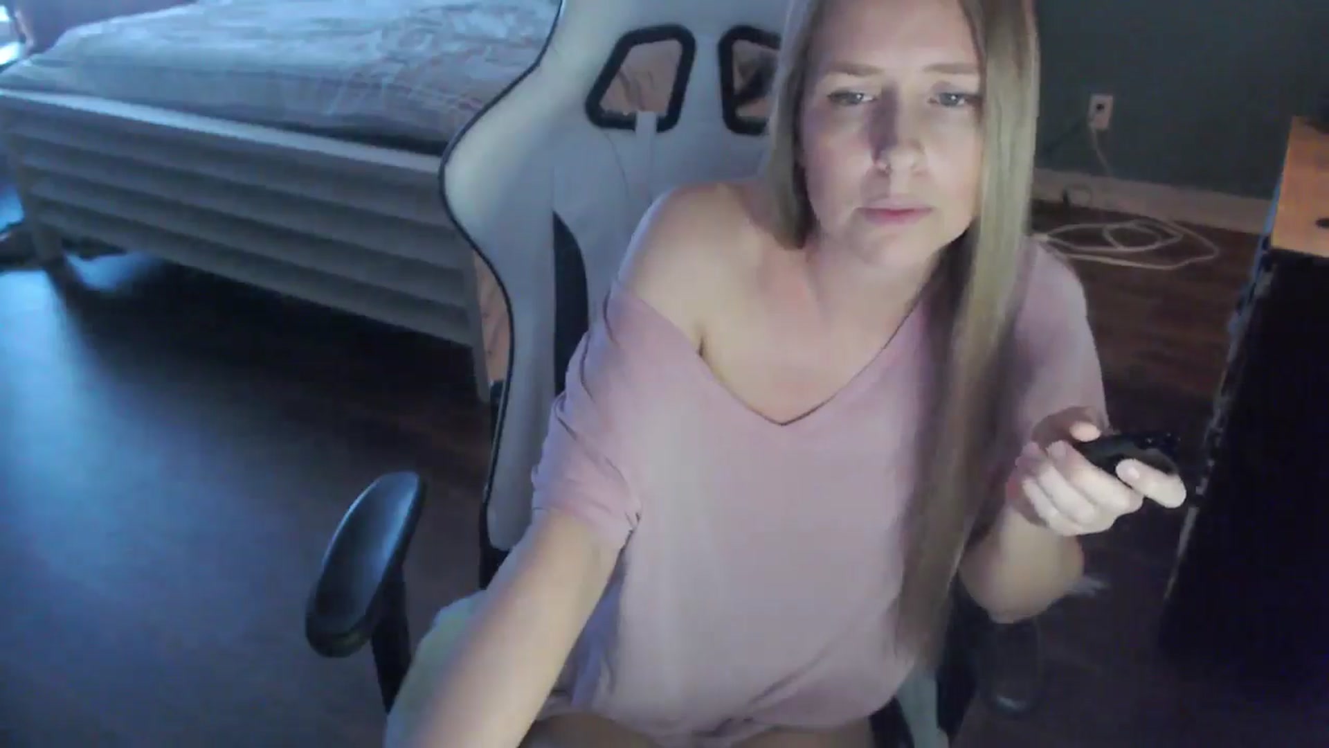 Gallery image thumbnail from ZenZoey's myfreecams stream on, 01/26/2026, 18:31 image 4 of 20