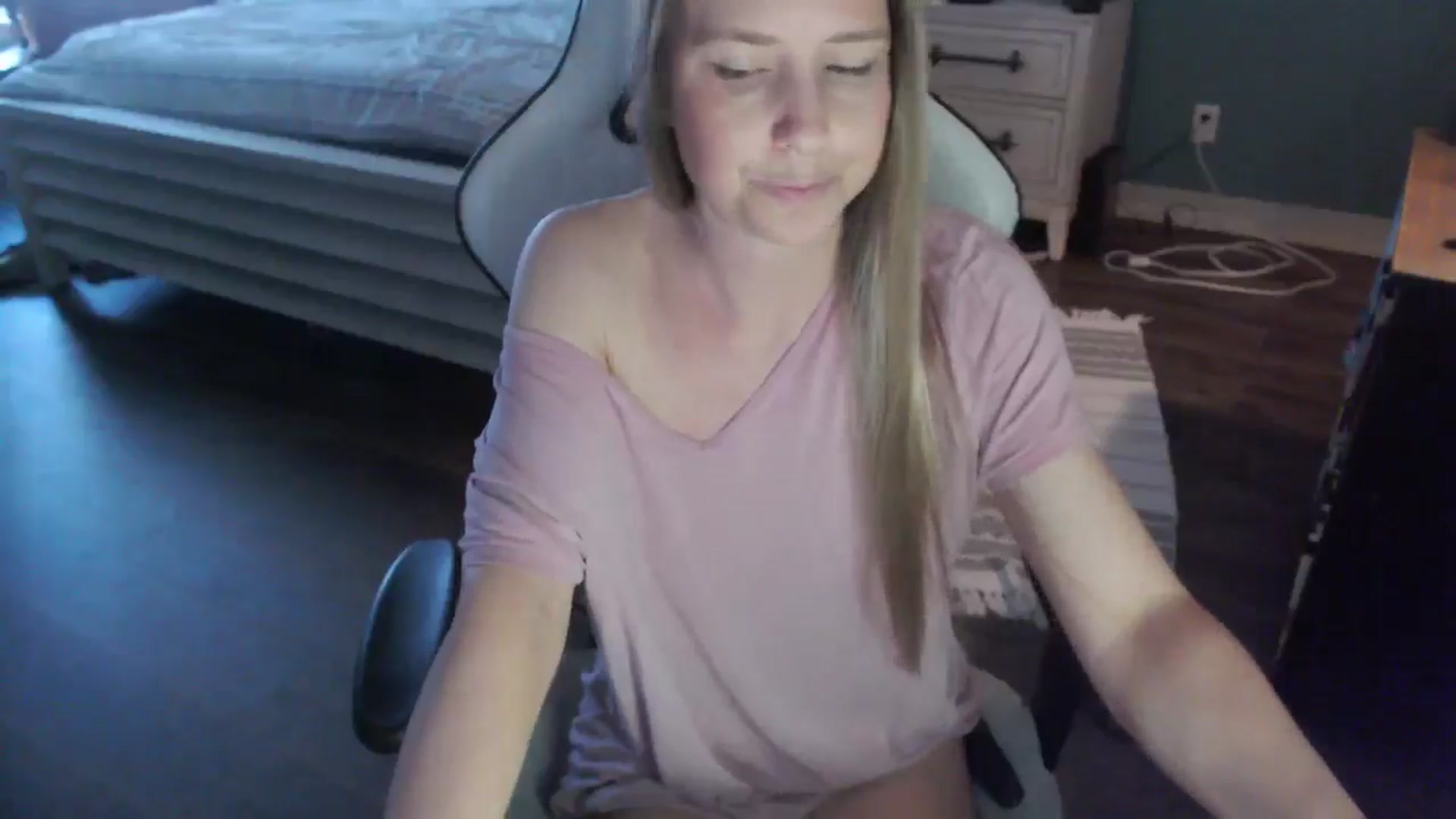 Gallery image thumbnail from ZenZoey's myfreecams stream on, 01/26/2026, 18:31 image 2 of 20