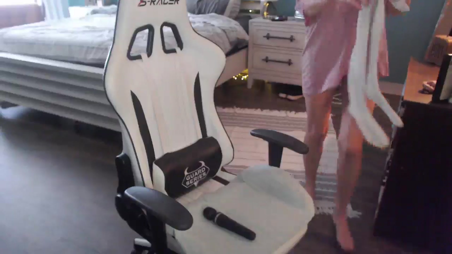 Gallery image thumbnail from ZenZoey's myfreecams stream on, 01/26/2026, 19:14 image 17 of 20