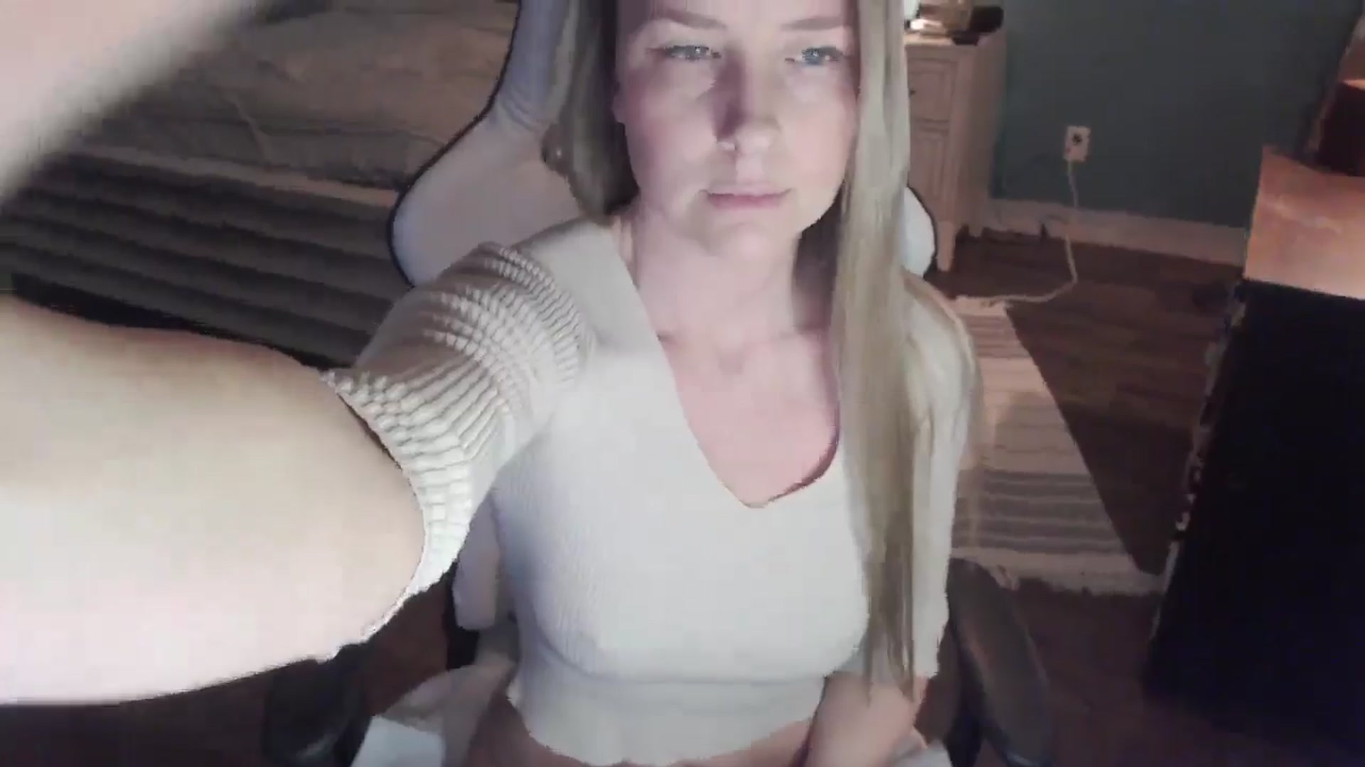 Gallery image thumbnail from ZenZoey's myfreecams stream on, 01/28/2026, 16:22 image 11 of 20