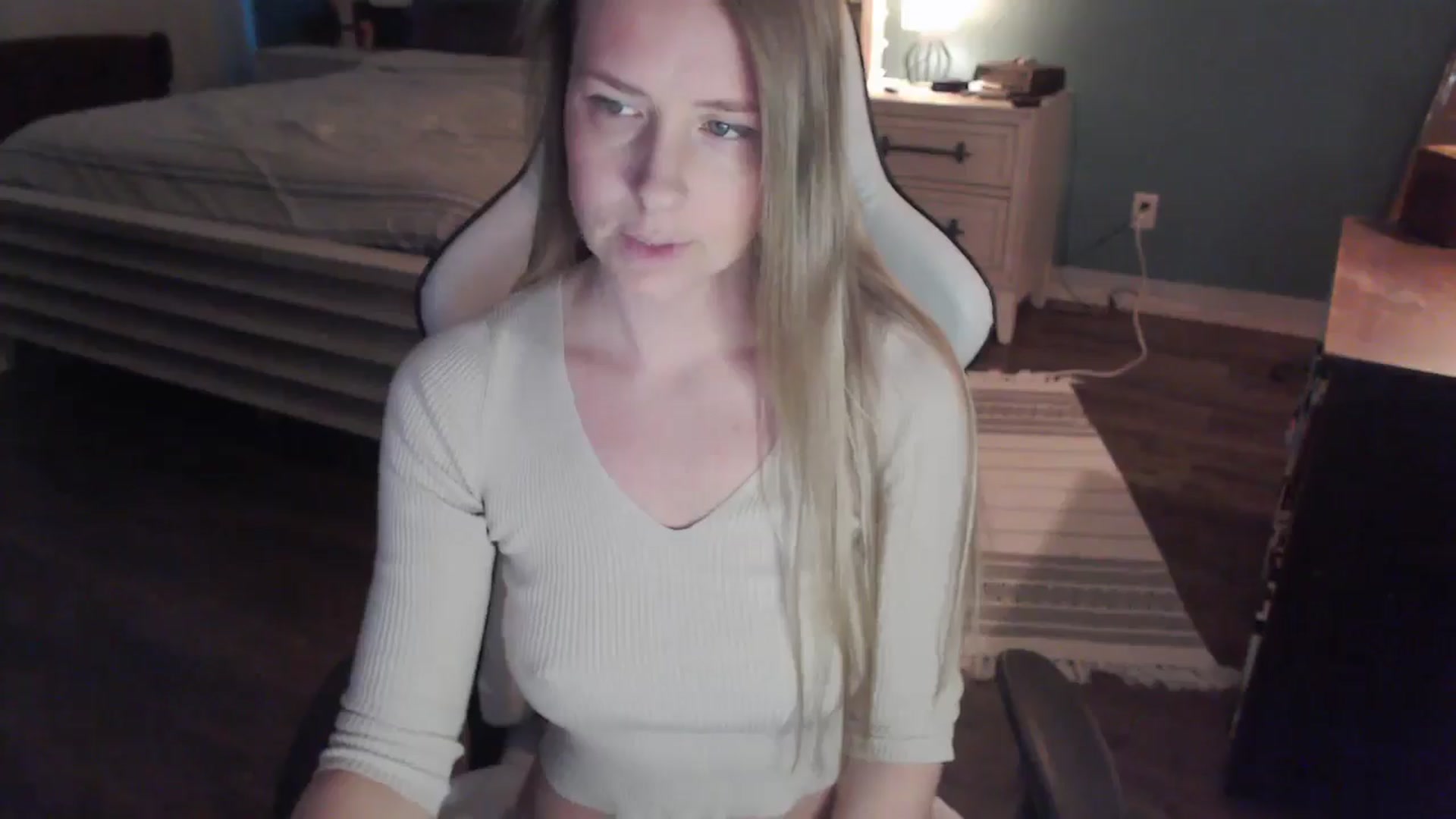Gallery image thumbnail from ZenZoey's myfreecams stream on, 01/28/2026, 16:22 image 12 of 20