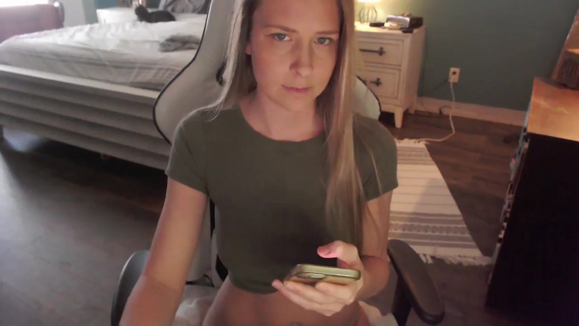Gallery image thumbnail from ZenZoey's myfreecams stream on, 01/28/2026, 17:07 image 18 of 20
