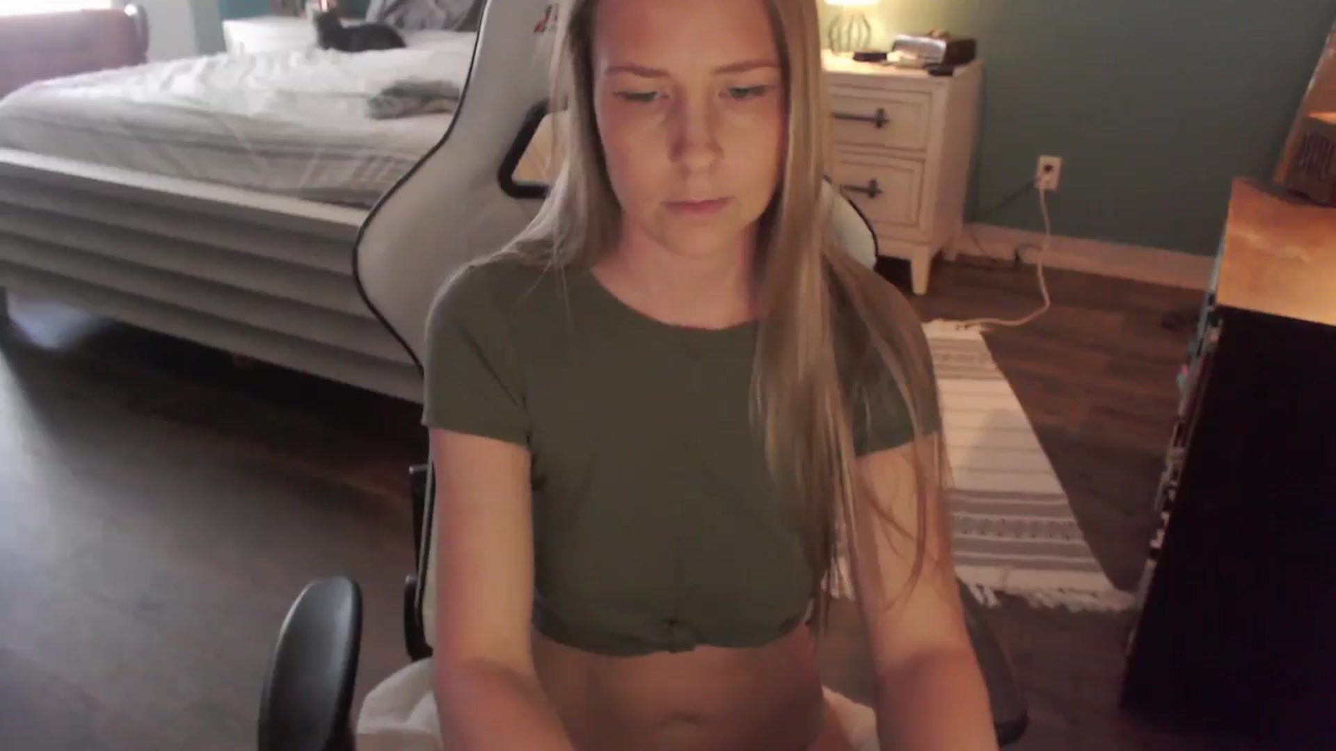 Gallery image thumbnail from ZenZoey's myfreecams stream on, 01/28/2026, 17:07 image 17 of 20